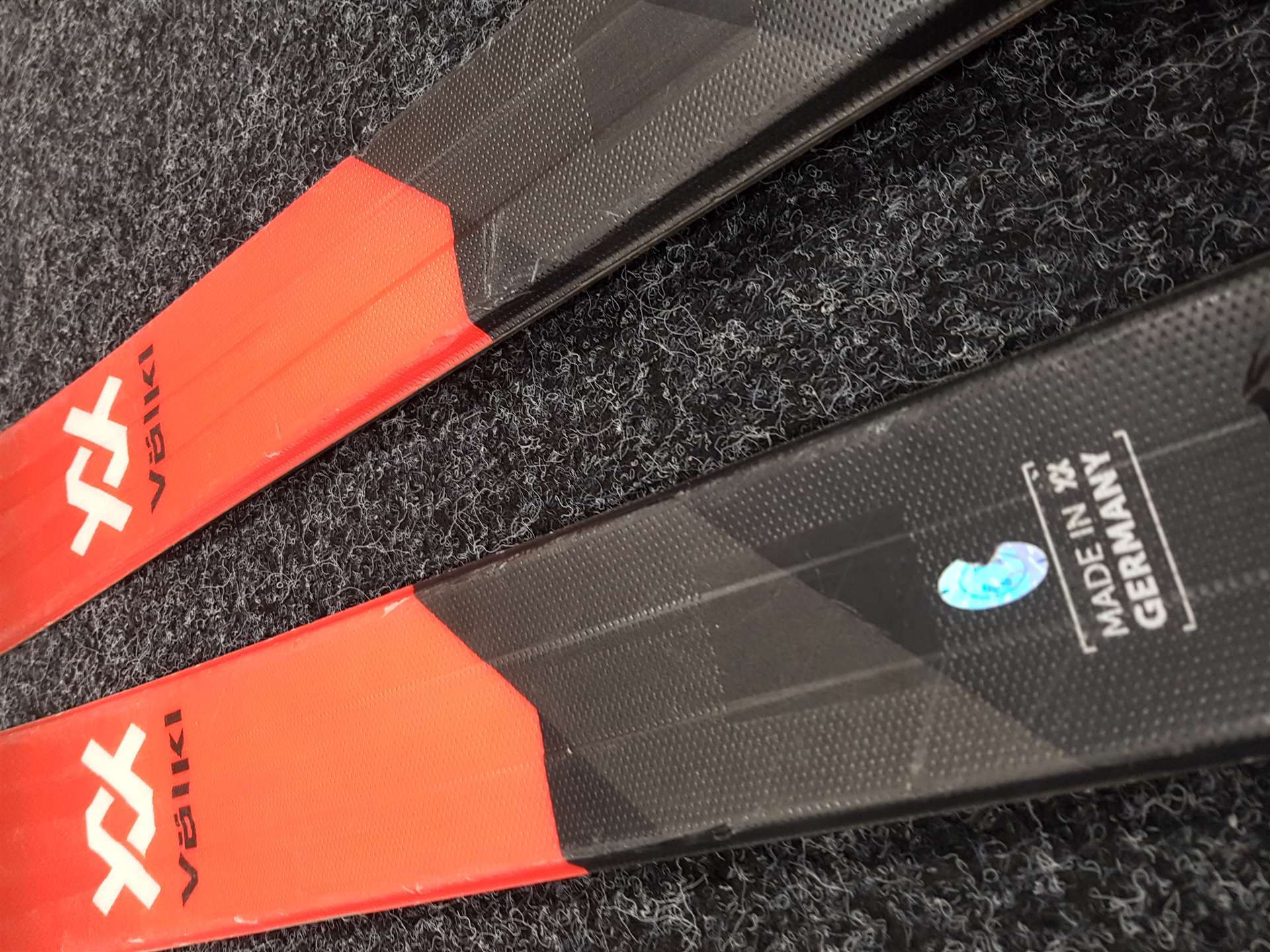 Sci VOLKL Deacon 7.4 usati + attacchi Marker FTD 10