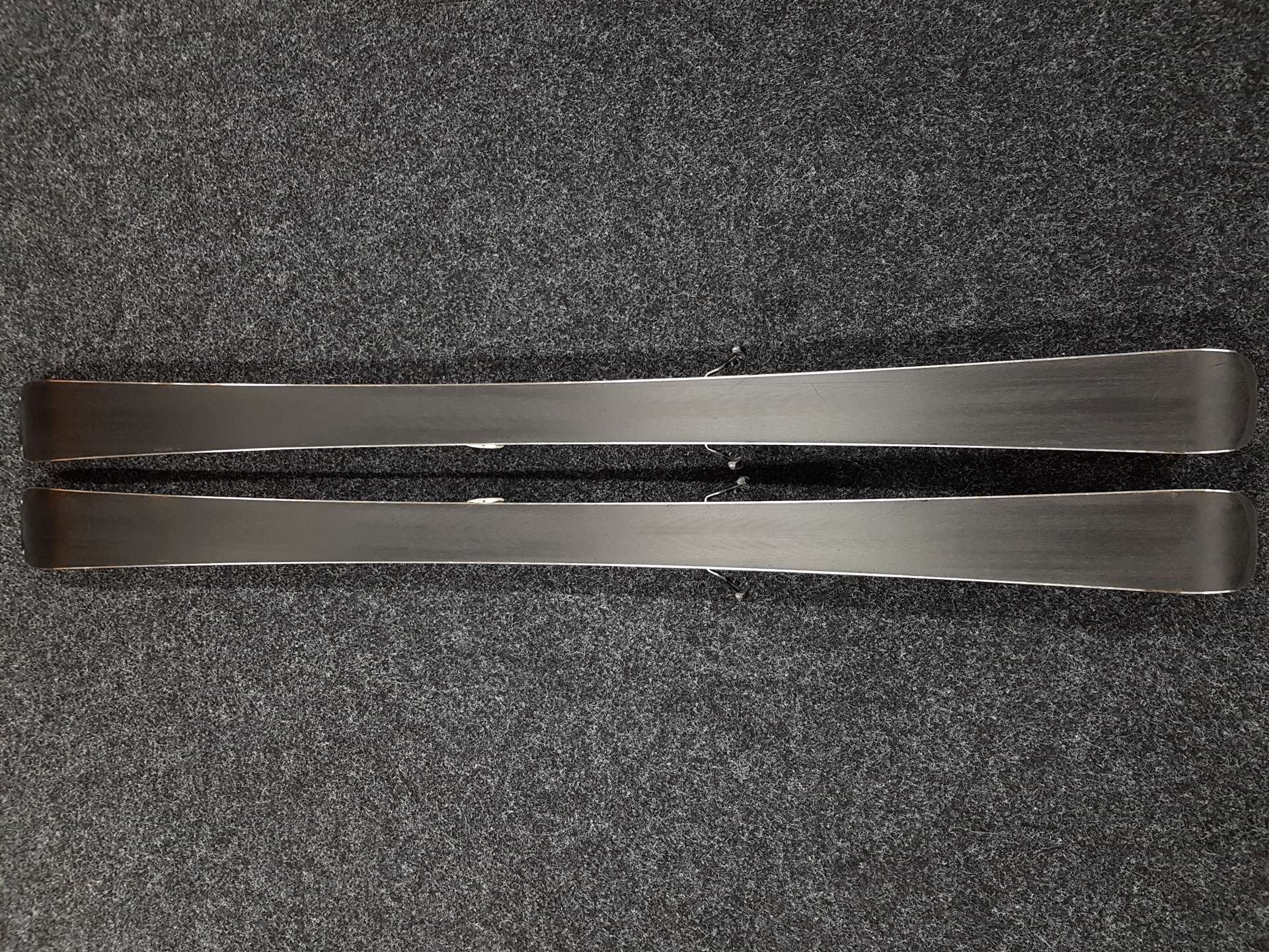 Sci VOLKL Deacon 7.4 usati + attacchi Marker FTD 10