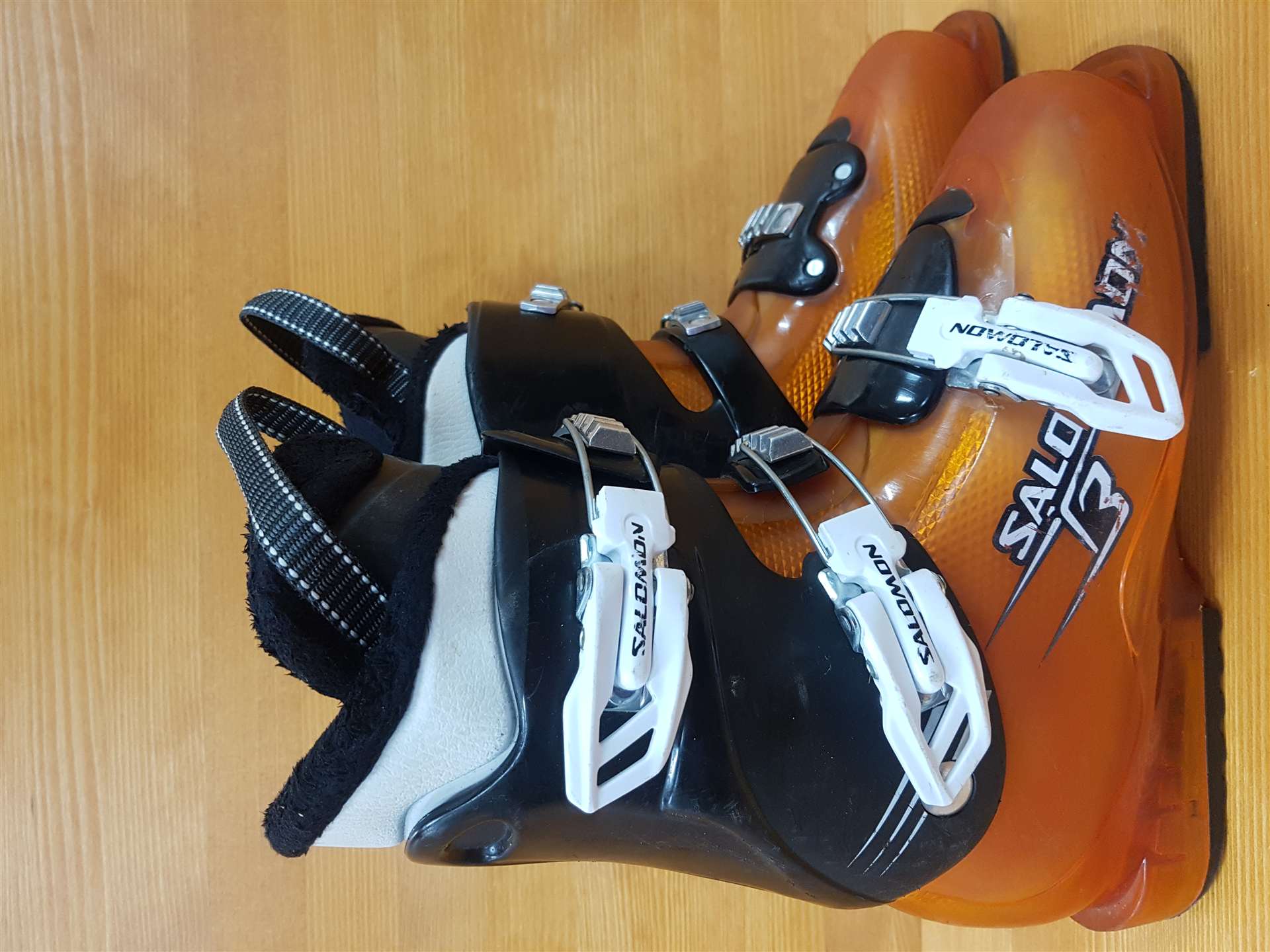 Chaussures de ski SALOMON T3 d'occasion