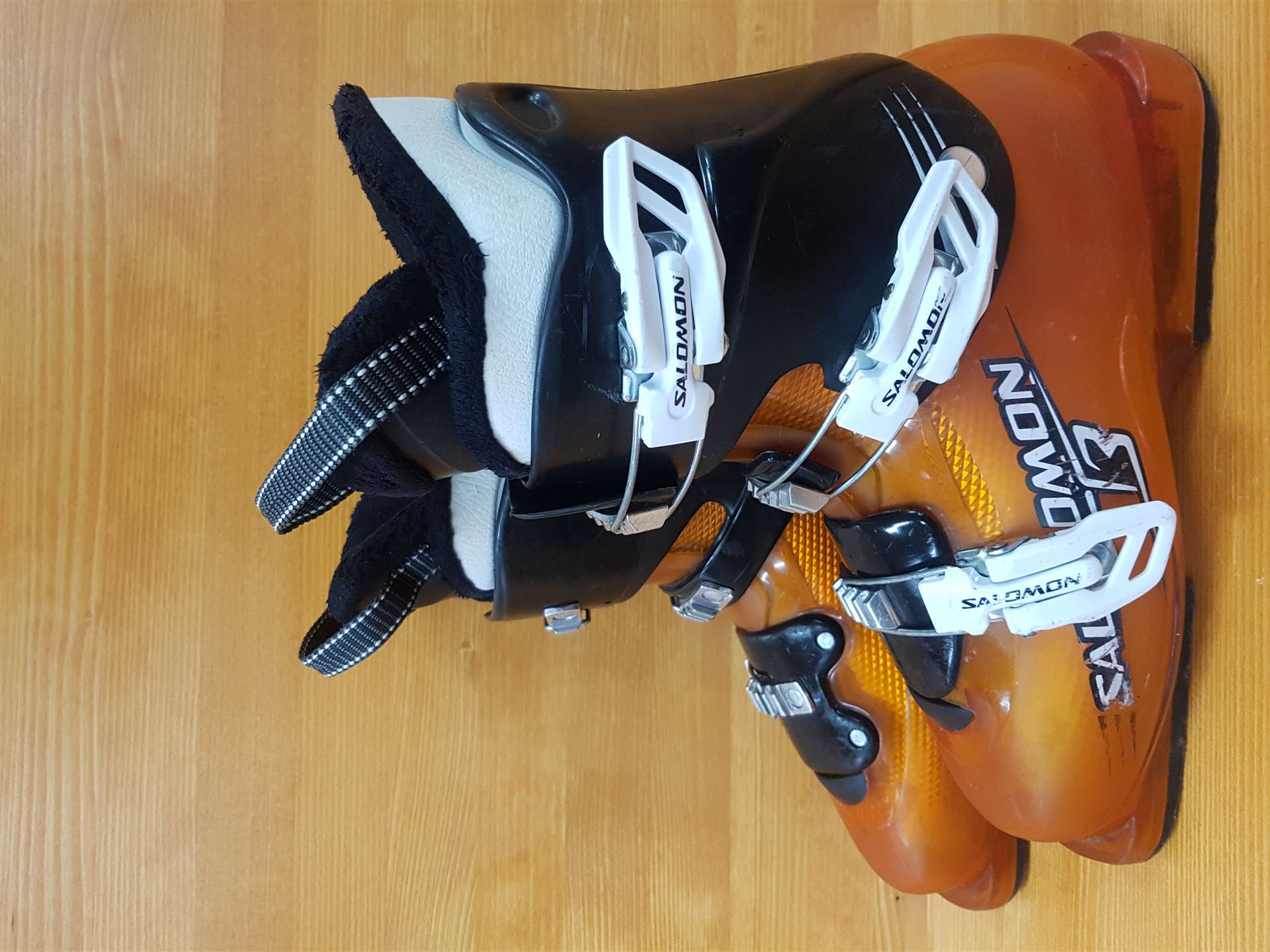 Chaussures de ski SALOMON T3 d'occasion