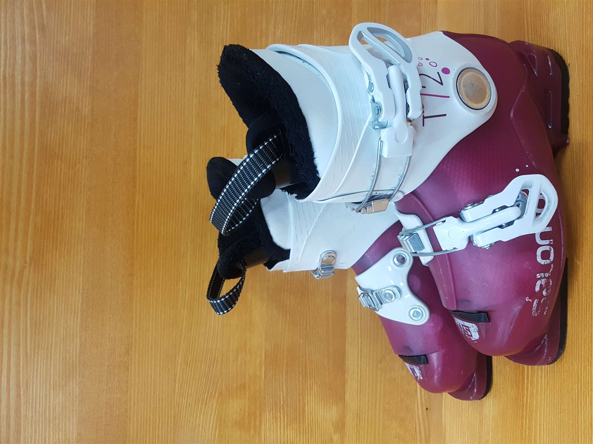 Chaussures de ski SALOMON T2 d'occasion