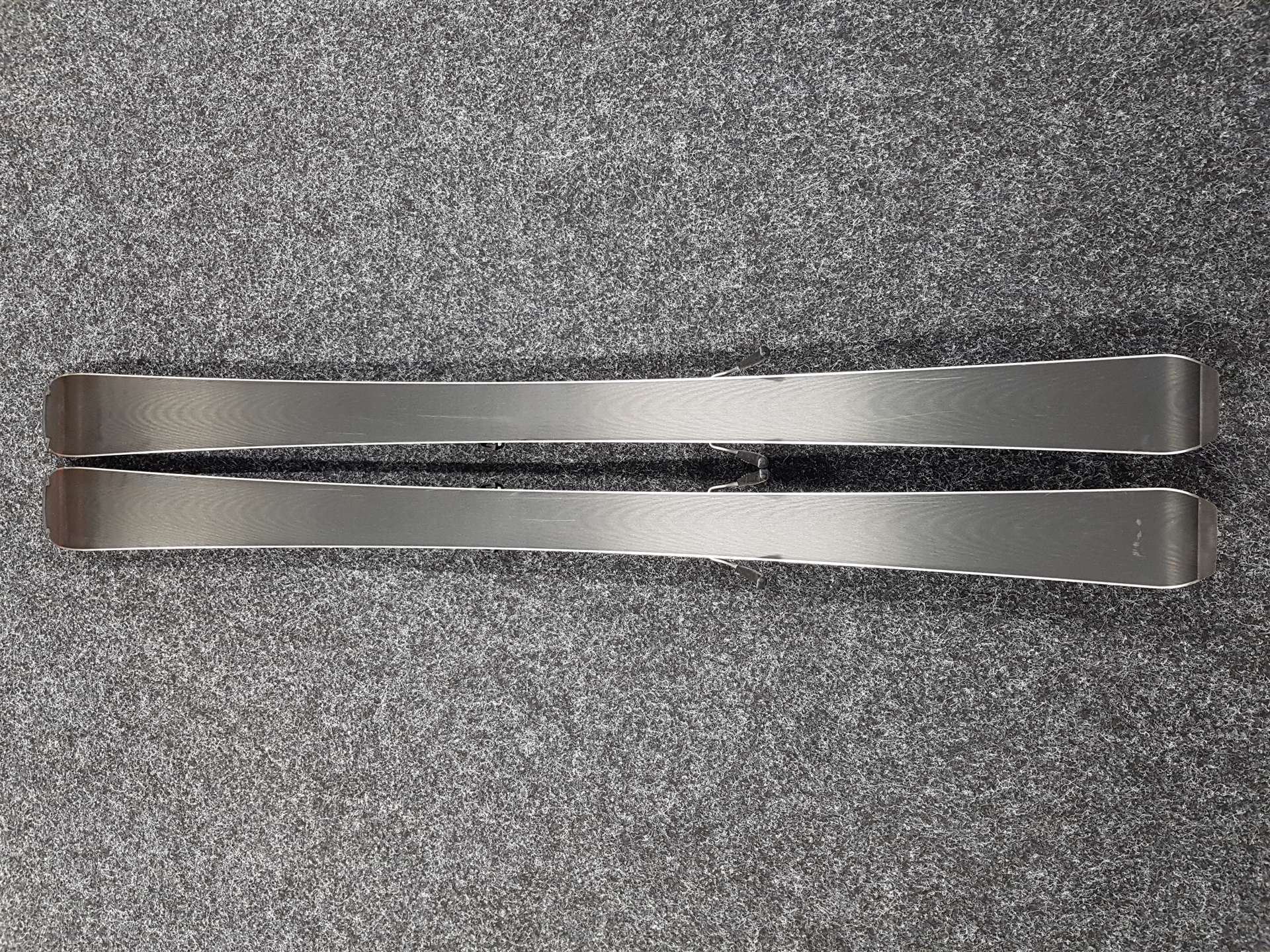 Gebrauchte Skier SPORTEN Street 140 + Tyrolia SLR 7.5 Bindungen