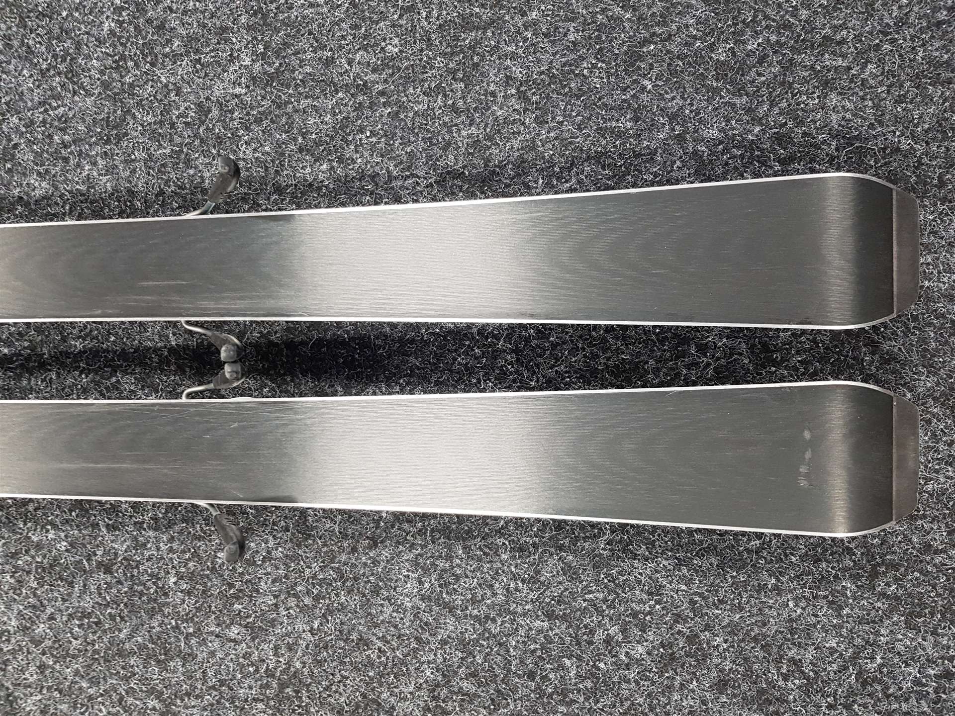Gebrauchte Skier SPORTEN Street 140 + Tyrolia SLR 7.5 Bindungen