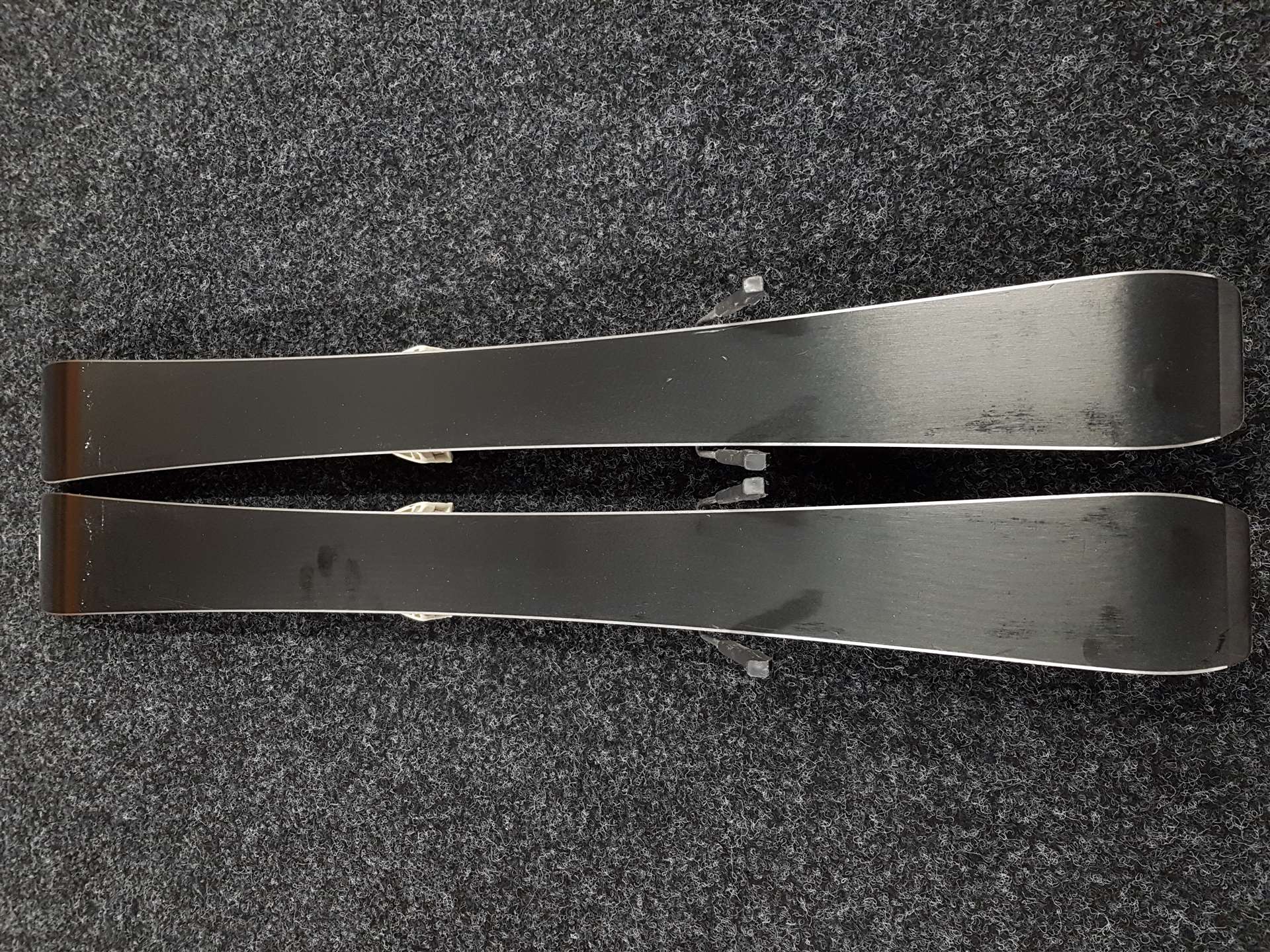 Použité lyže ATOMIC Performer  + viazanie Atomic 4,5