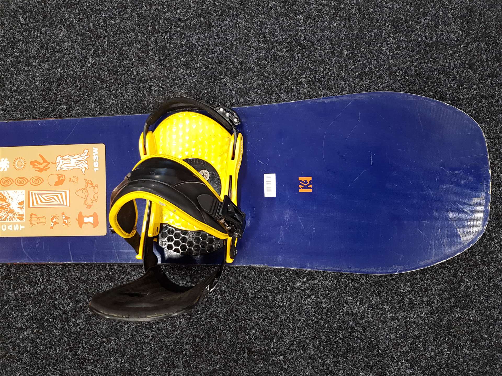 Snowboard K2 Broadcast folosit + legături Burton L