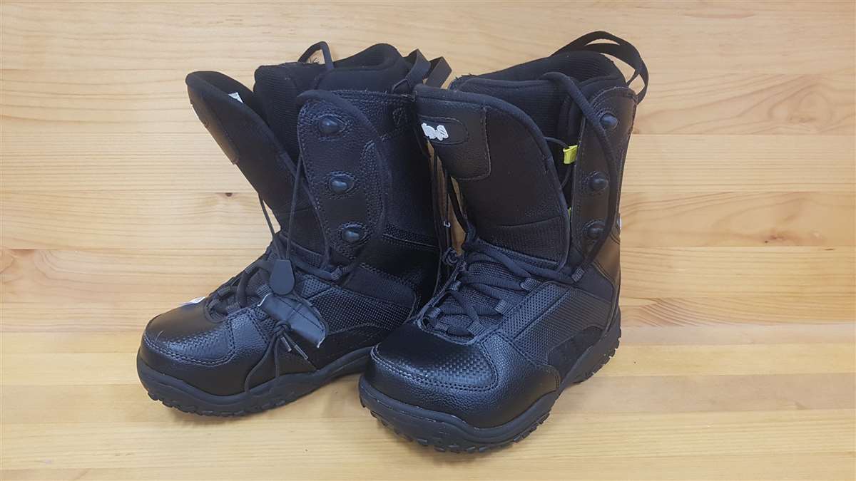 Bazárové snowboardové topánky NIDUS čierne