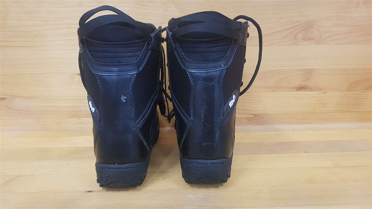 Bazárové snowboardové topánky NIDUS čierne