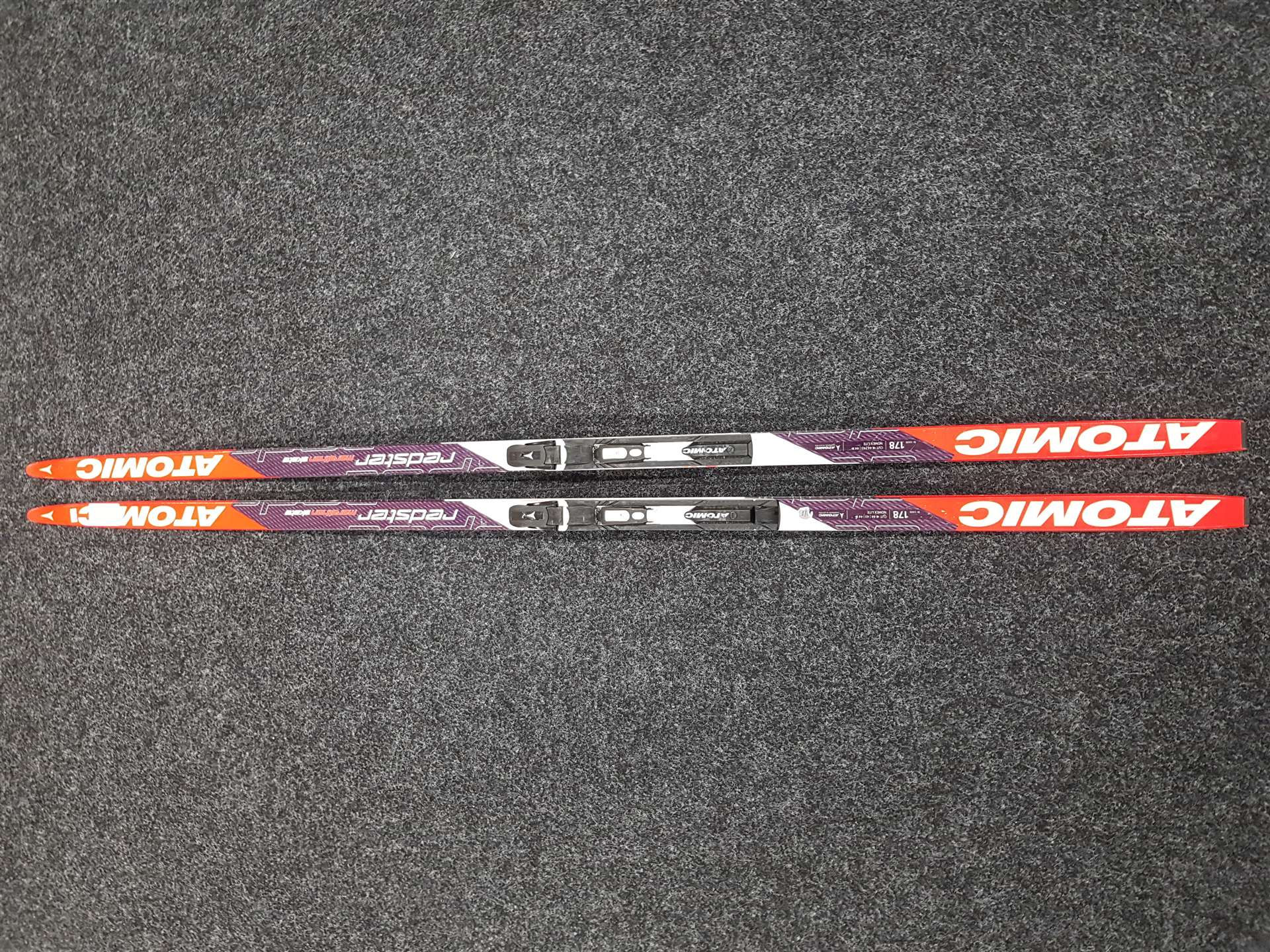 Použité bežecké lyže ATOMIC Redster Marathon Skate + viazanie SNS Atomic