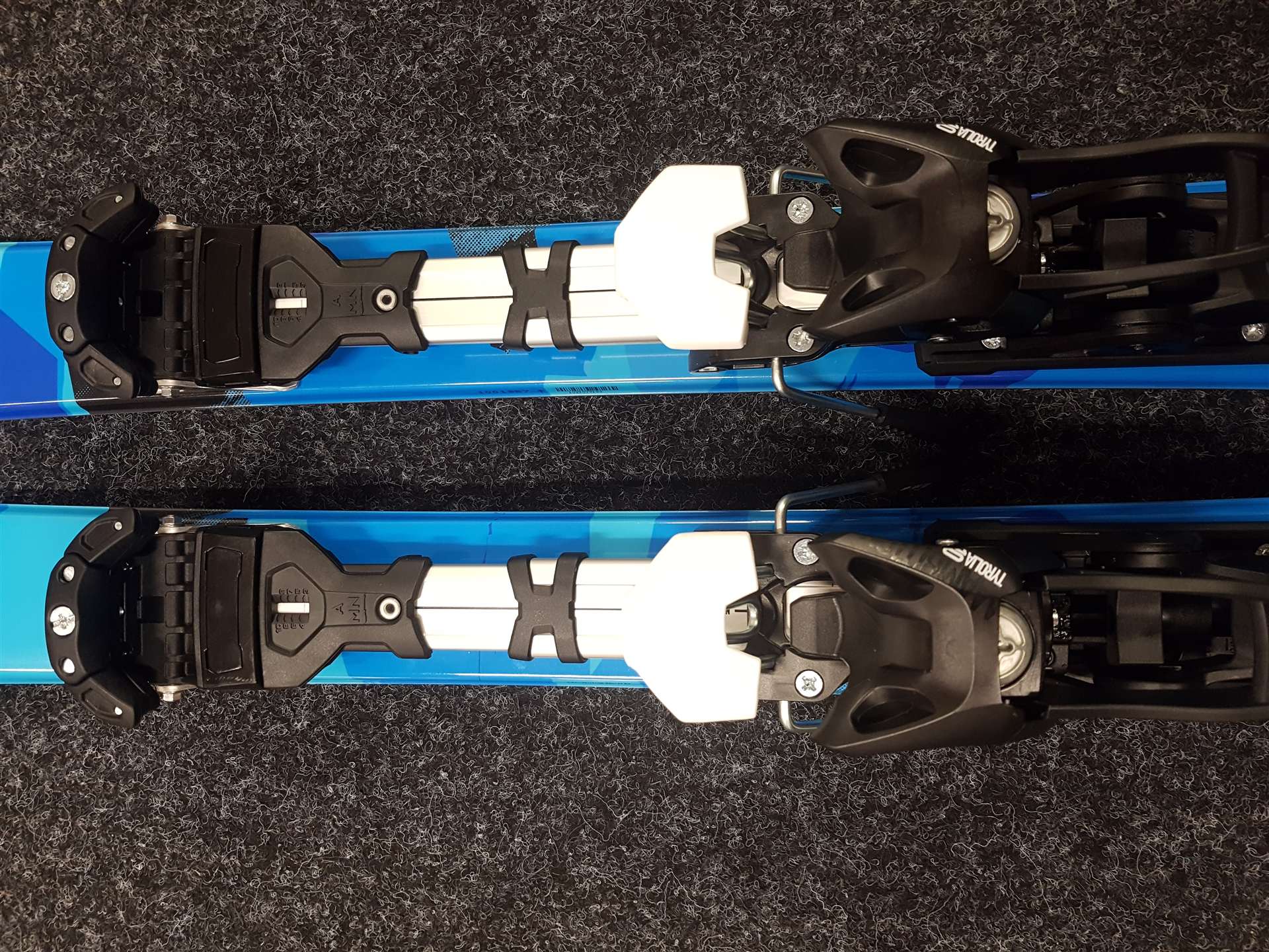 Použité skialpové lyže Hagan Boost Jr. + Tyrolia Ambition 10.0 + Použité pásy