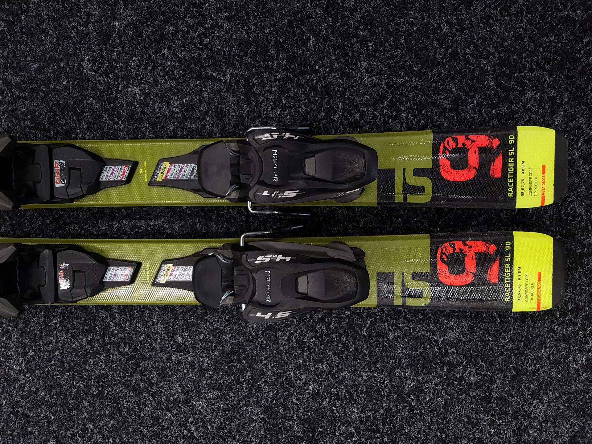 Použité dětské lyže VOLKL Racetiger SL9 + vázání Marker 4.5