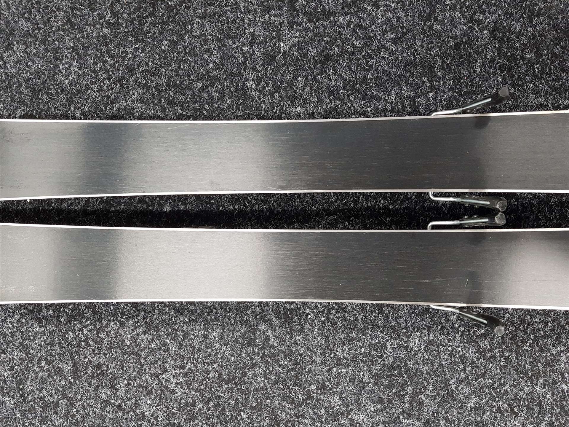 Použité dětské lyže VOLKL Racetiger SL9 + vázání Marker 4.5