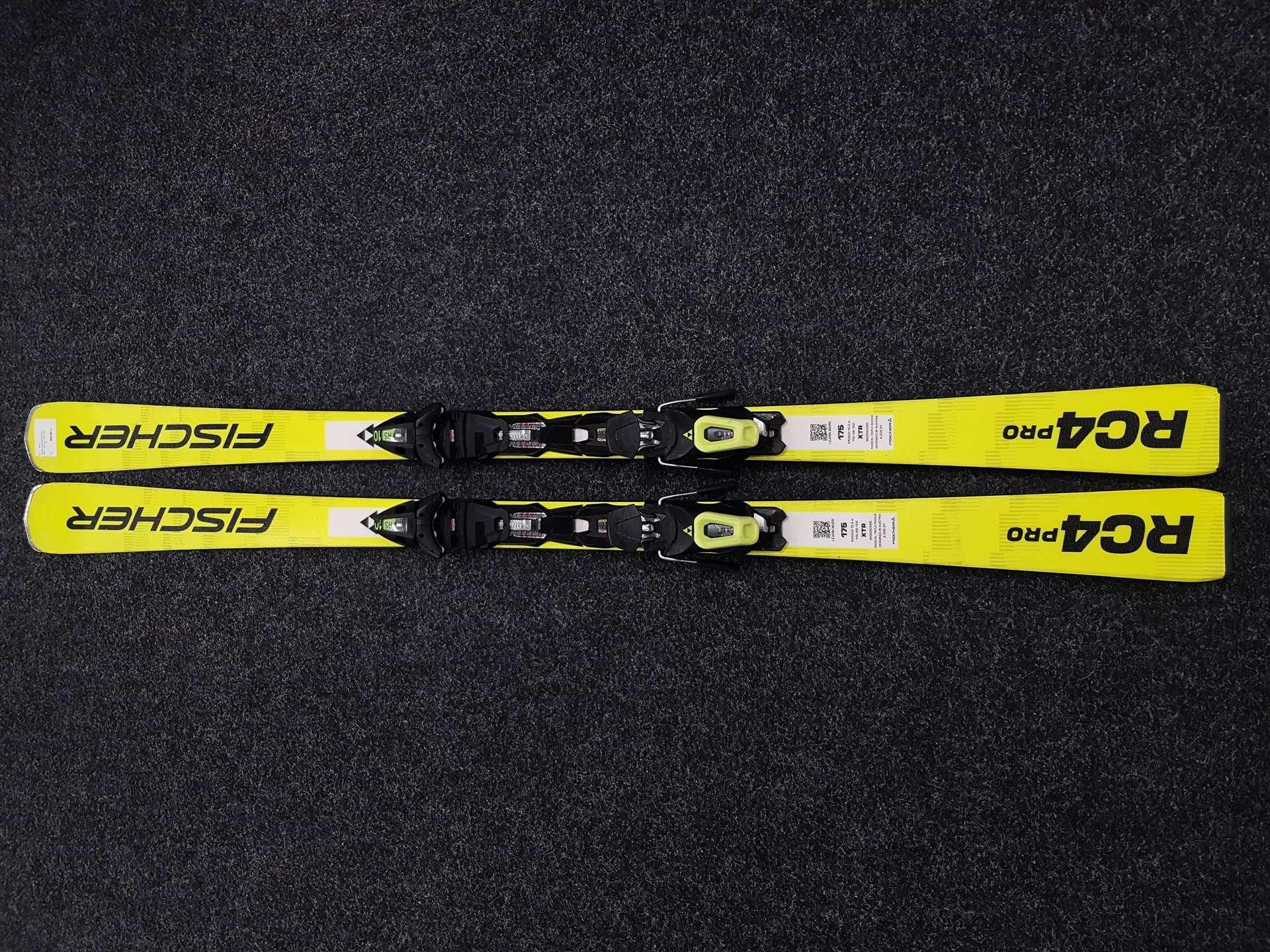 Gebrauchte FISCHER RC 4 PRO Ski + Fischer RS 10 Bindungen