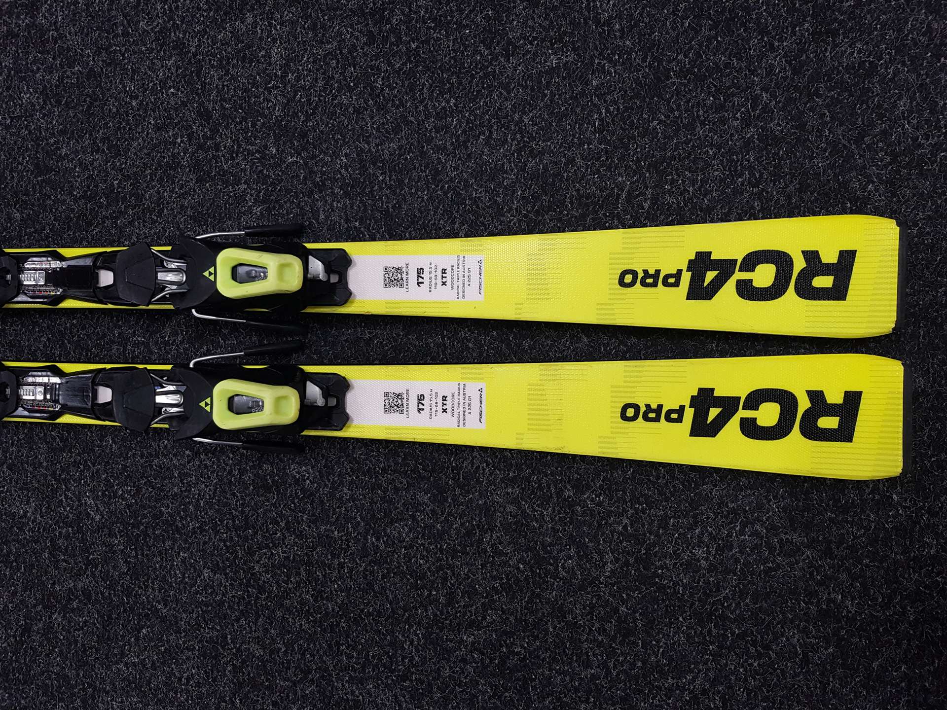 Gebrauchte FISCHER RC 4 PRO Ski + Fischer RS 10 Bindungen