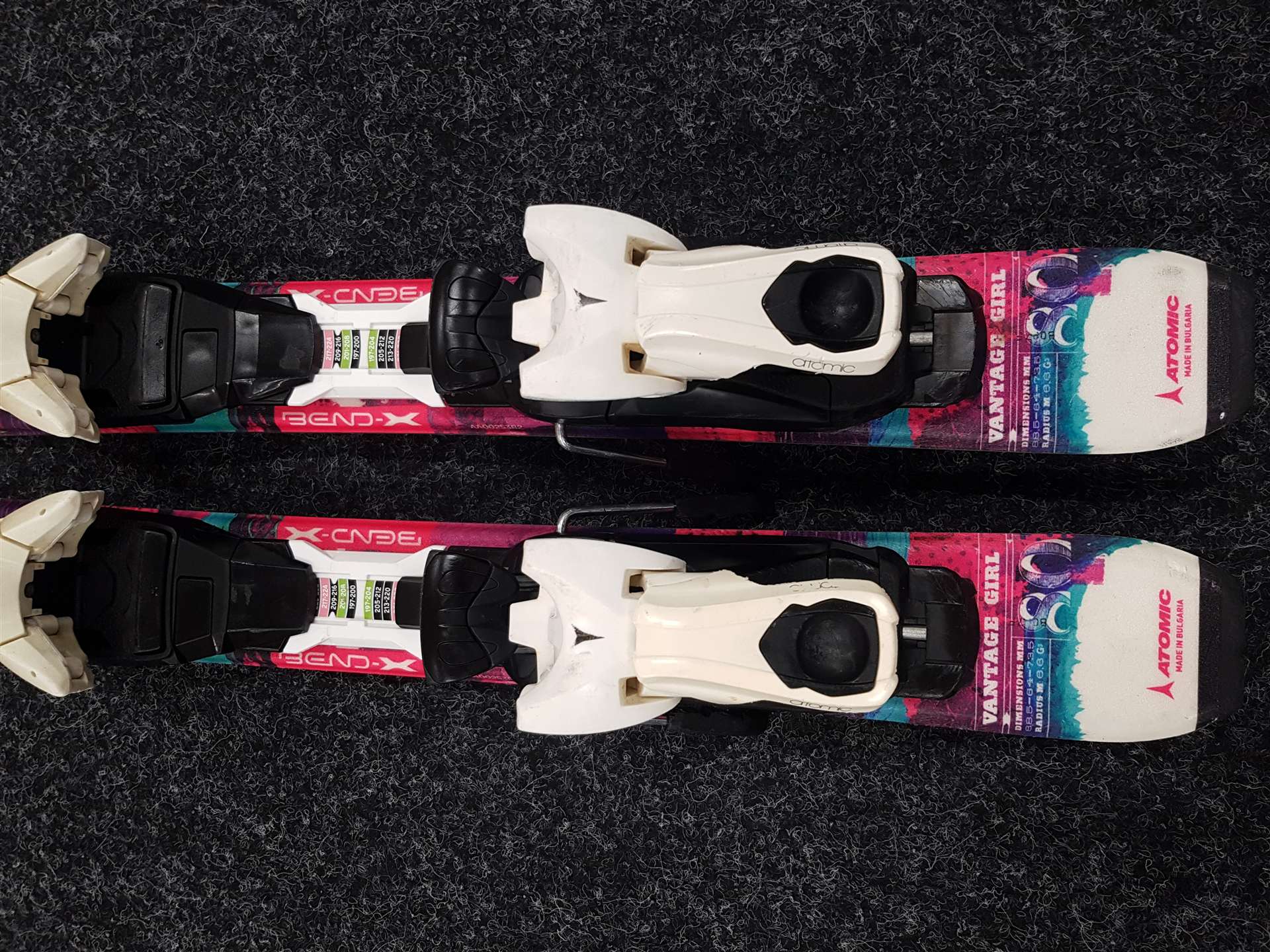 Gebrauchte Kinderski ATOMIC PISTE ROCKER + Bindungen Atomic 4.5