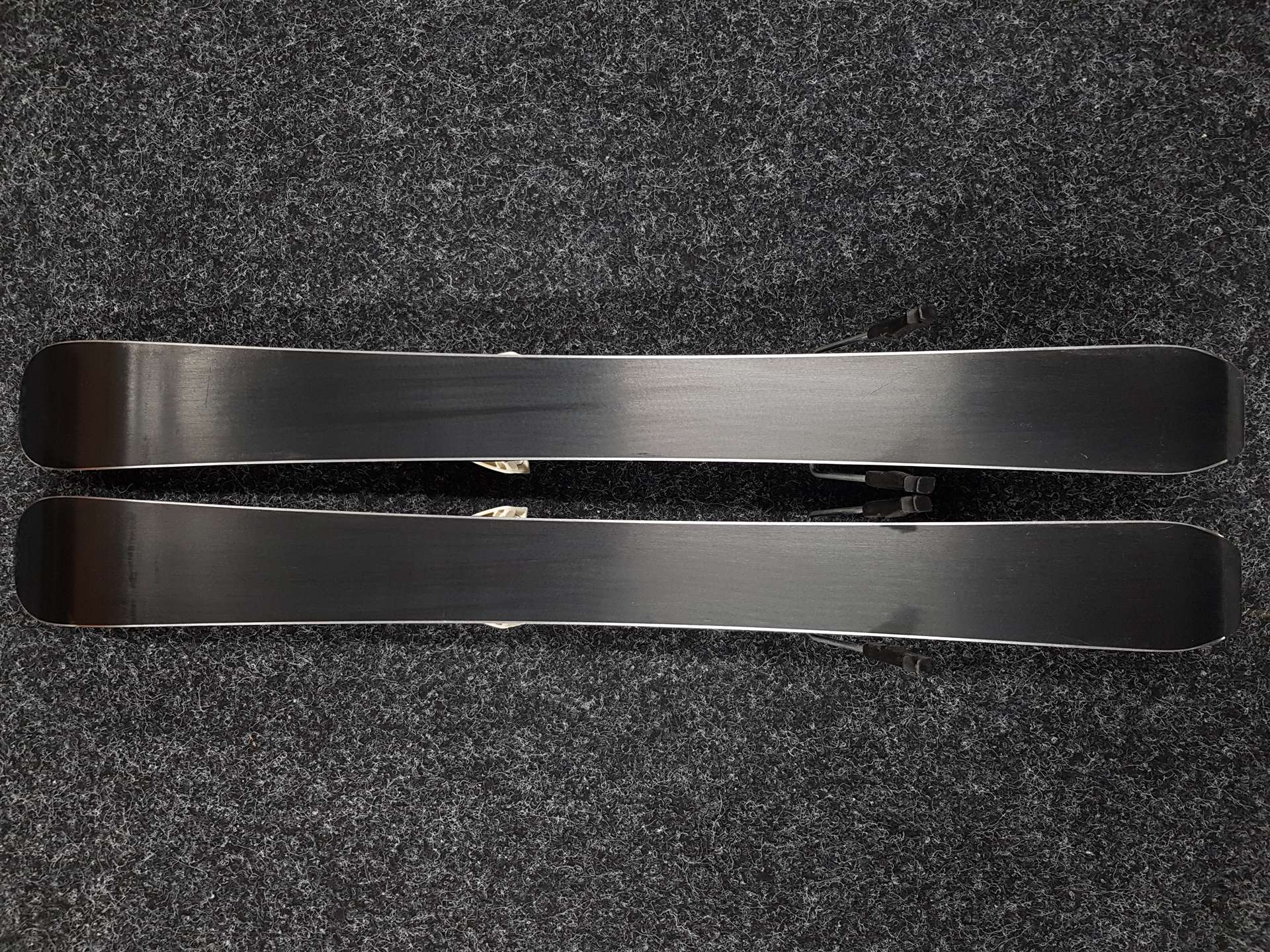 Gebrauchte Kinderski ATOMIC PISTE ROCKER + Bindungen Atomic 4.5