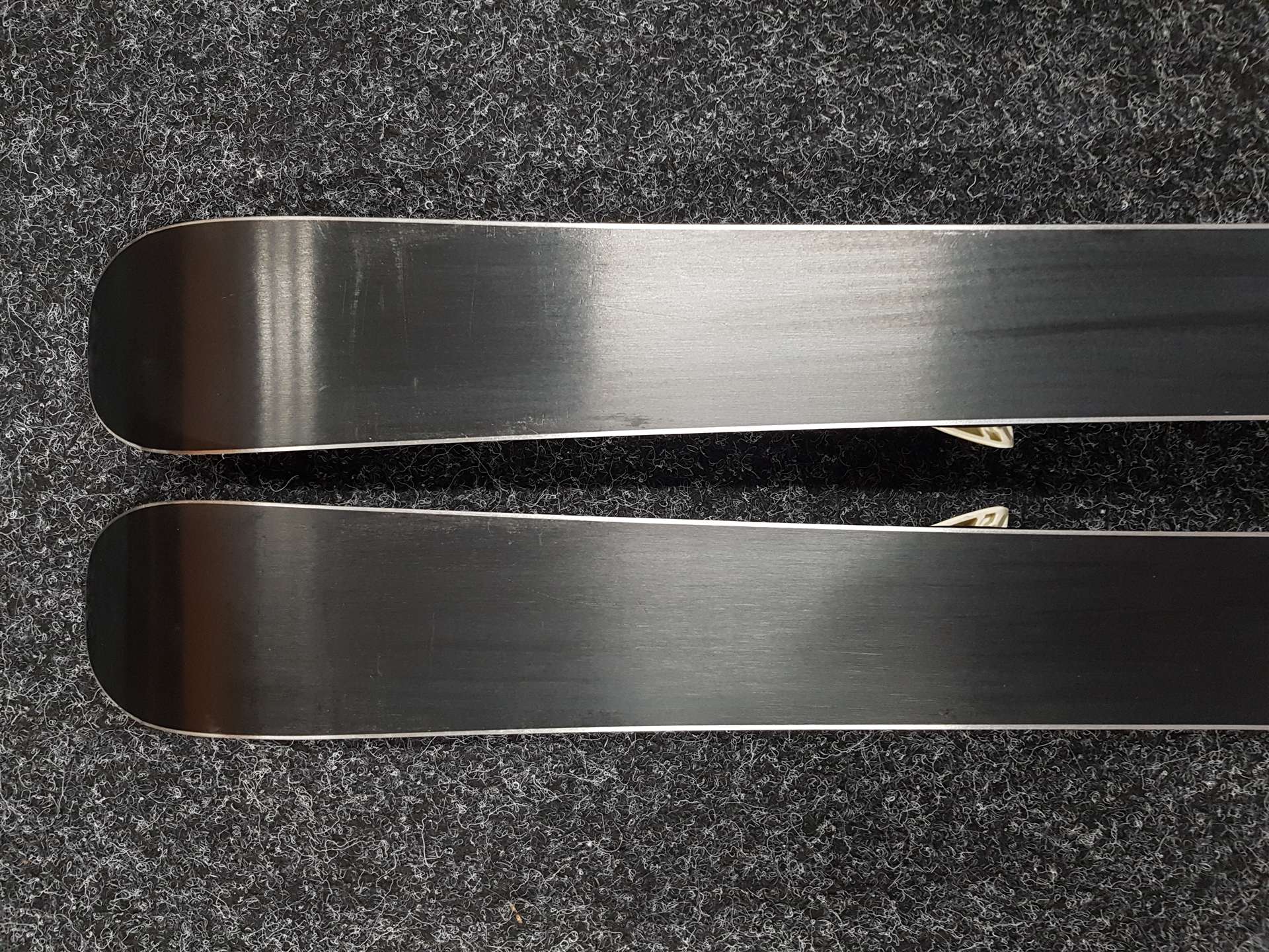 Gebrauchte Kinderski ATOMIC PISTE ROCKER + Bindungen Atomic 4.5