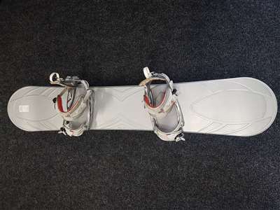Snowboard folosit + legaturi K2 marimea L