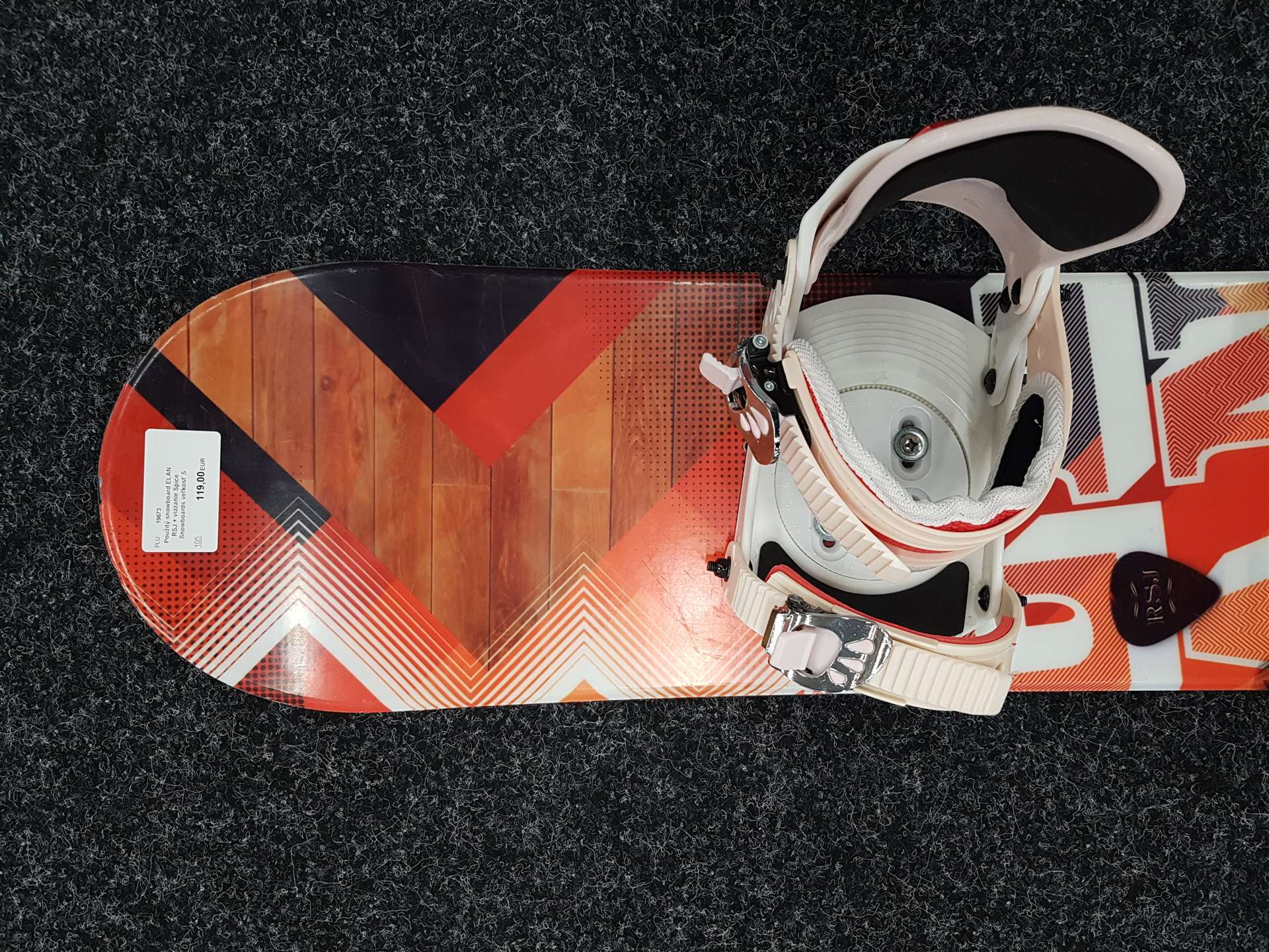 Gebrauchtes ELAN RSJ Snowboard + Spice Snowboards Bindungen Größe S