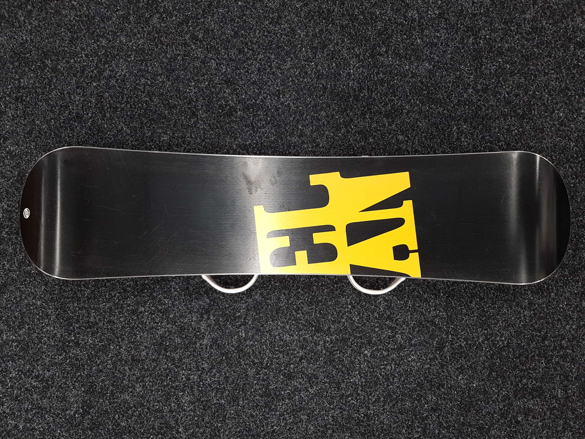 Gebrauchtes ELAN RSJ Snowboard + Spice Snowboards Bindungen Größe S