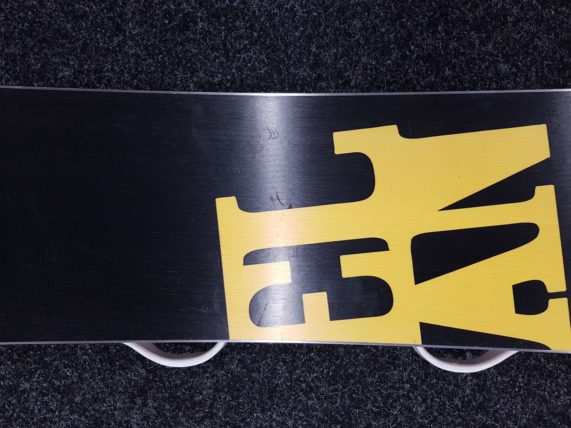 Gebrauchtes ELAN RSJ Snowboard + Spice Snowboards Bindungen Größe S