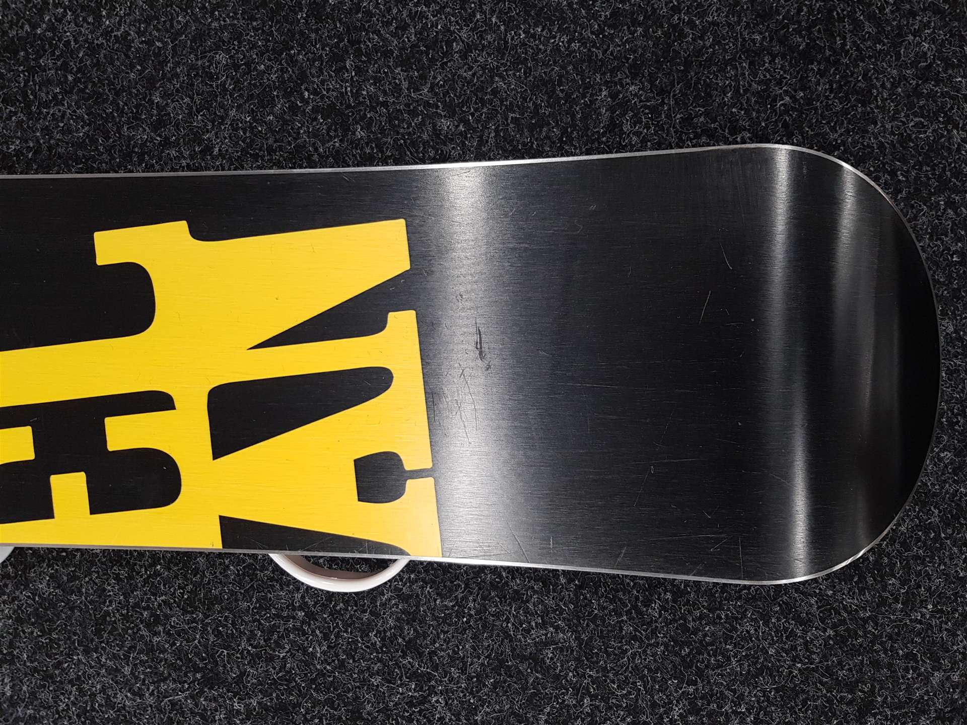 Gebrauchtes ELAN RSJ Snowboard + Spice Snowboards Bindungen Größe S