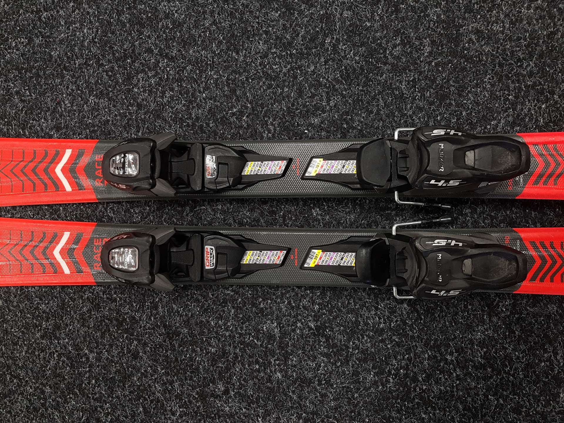 Skis enfant d'occasion VOLKL Racetiger JR 90 + fixations Marker 4.5
