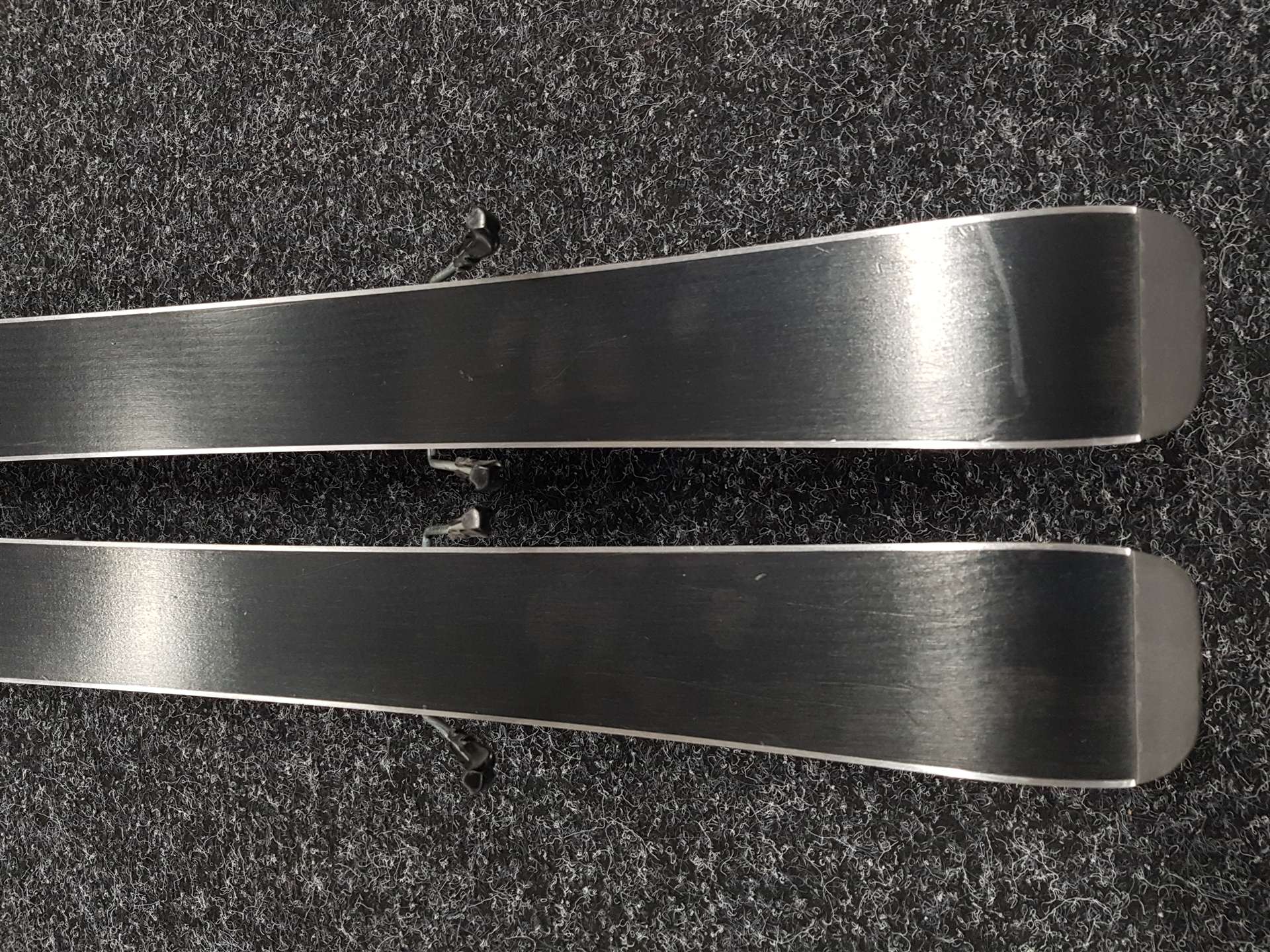 Skis enfant d'occasion VOLKL Racetiger JR 90 + fixations Marker 4.5