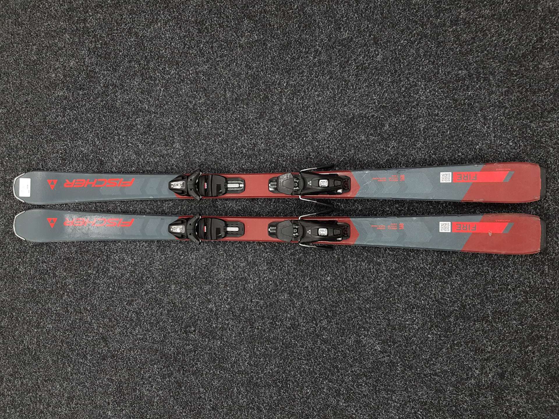 Gebrauchte FISCHER Fire Ski + Fischer RS 9 Bindungen