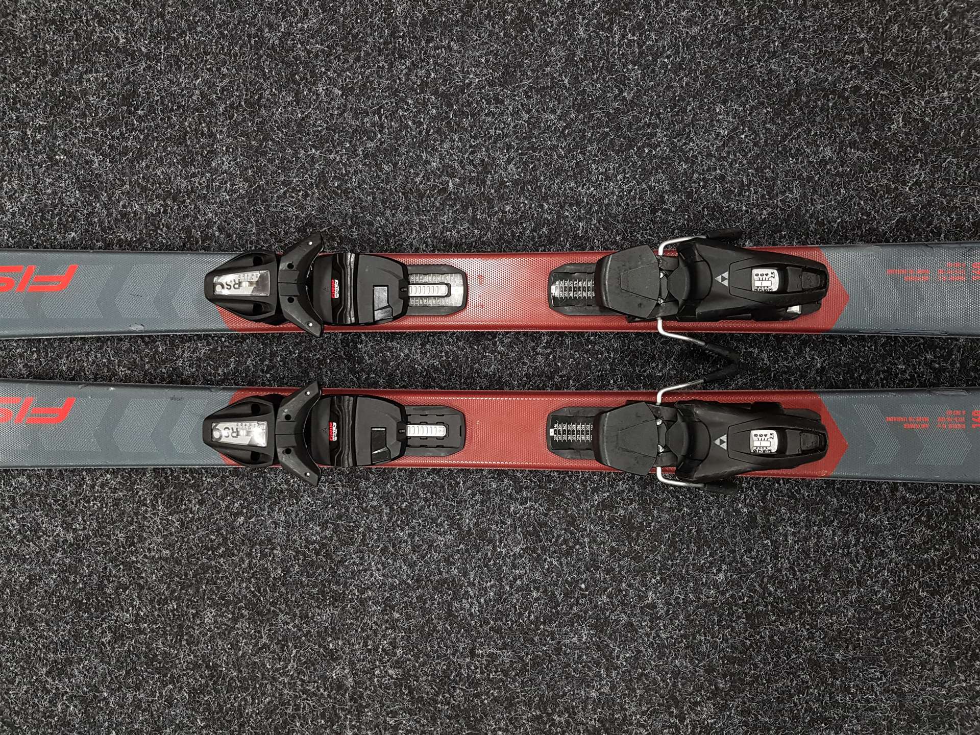 Gebrauchte FISCHER Fire Ski + Fischer RS 9 Bindungen