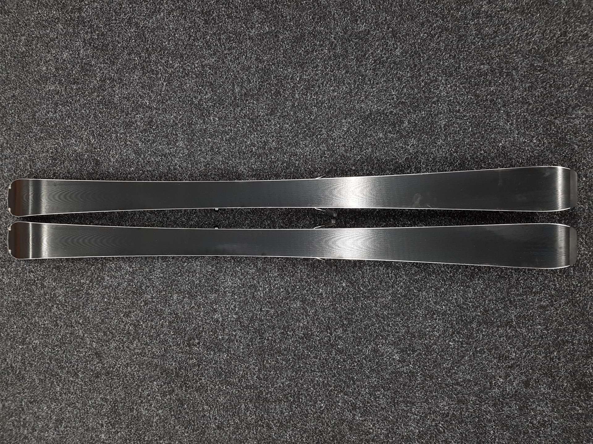 Gebrauchte FISCHER Fire Ski + Fischer RS 9 Bindungen
