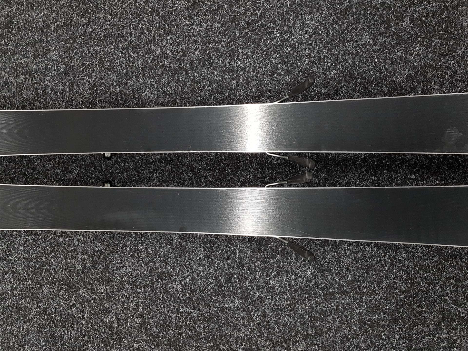 Gebrauchte FISCHER Fire Ski + Fischer RS 9 Bindungen