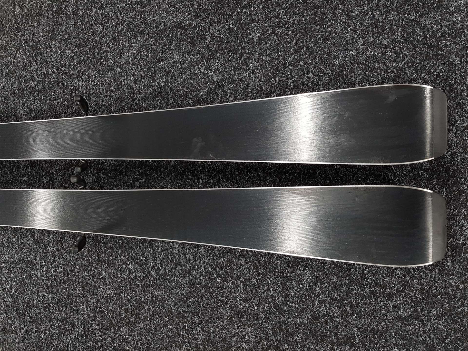 Gebrauchte FISCHER Fire Ski + Fischer RS 9 Bindungen
