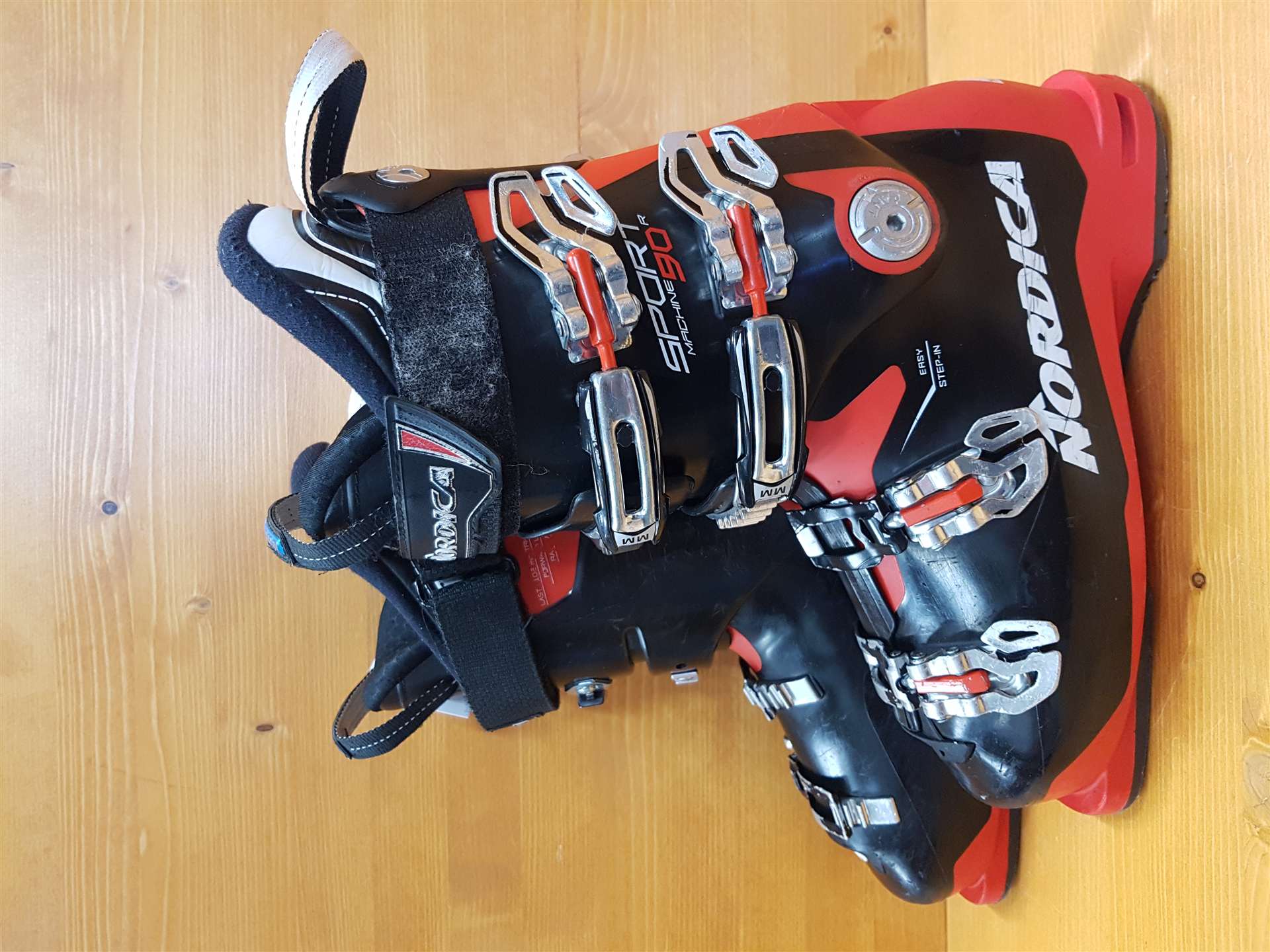 Použité lyžiarky NORDICA Sport Machine 90 R