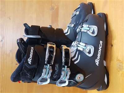 Clăpari schi second-hand NORDICA Sport Machine 75 W R