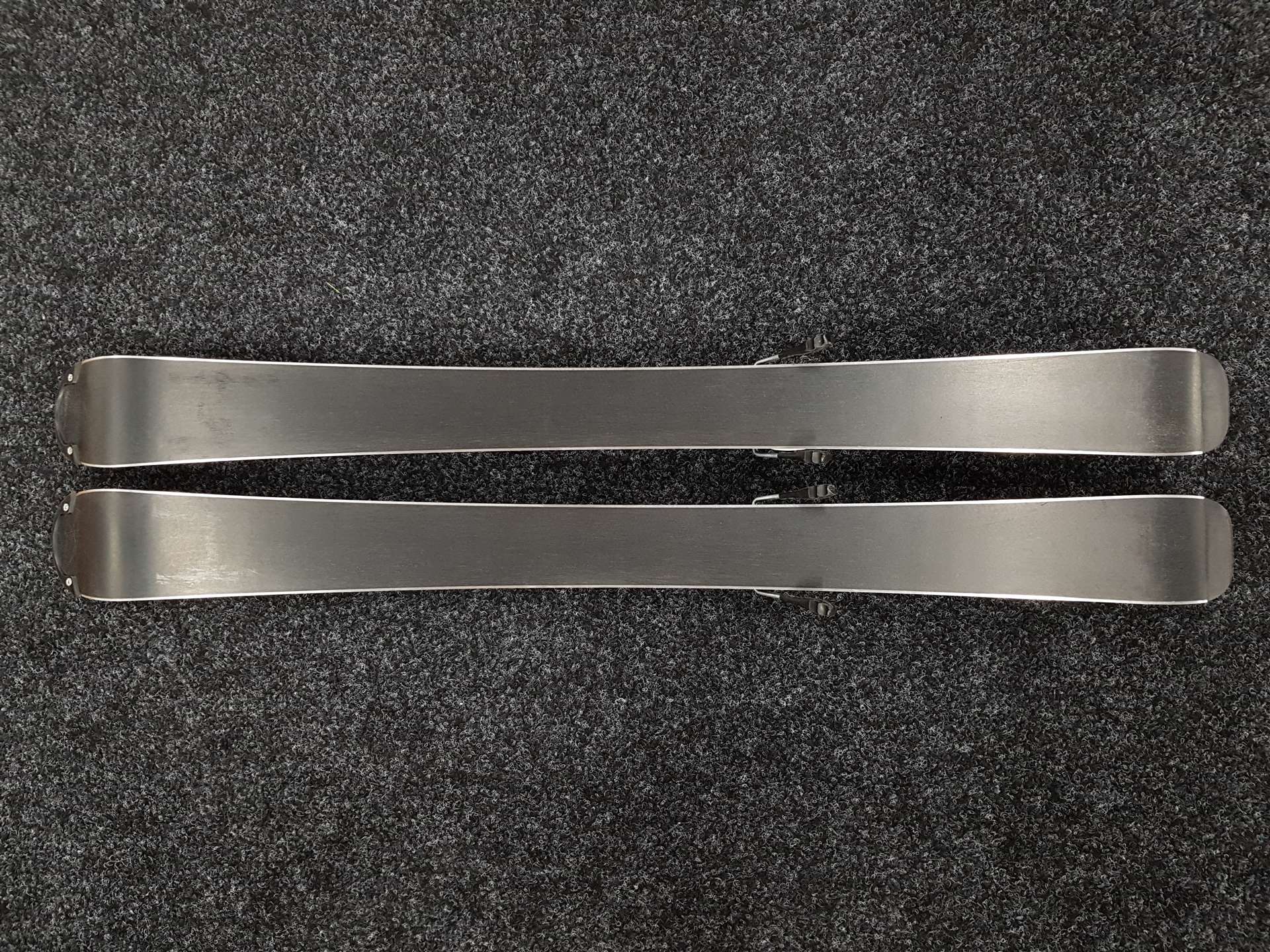 Gebrauchte VOLKL Racetiger Ski + Marker 4.5 Bindungen