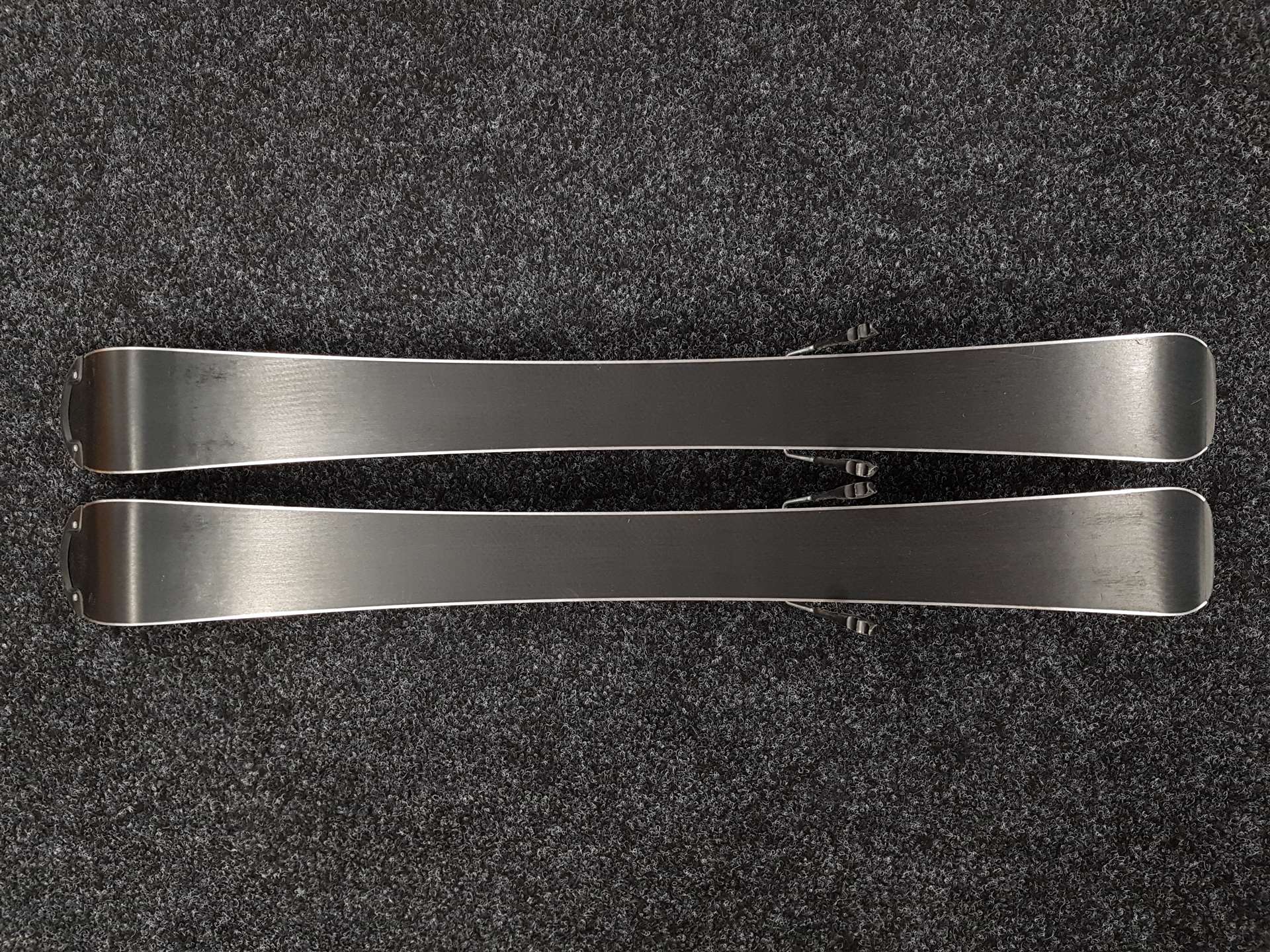 Gebrauchte NORDICA Dobermann Team Race Ski + Marker 4.5 Bindungen