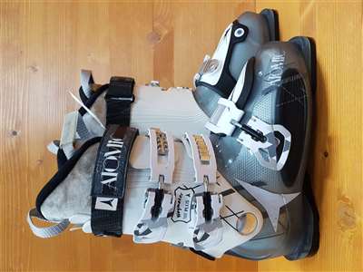 Clăpari de schi ATOMIC Waymaker Plus second-hand