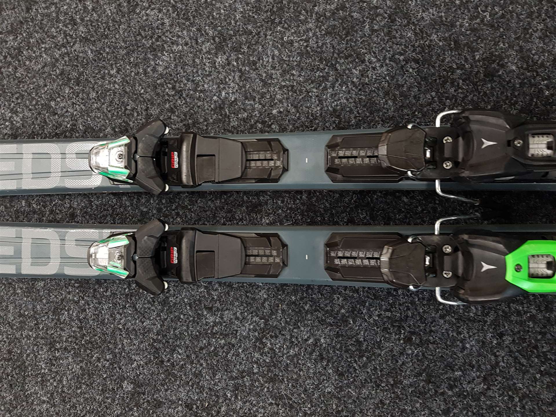 Sci ATOMIC Redster SC usati + attacchi Atomic M 10