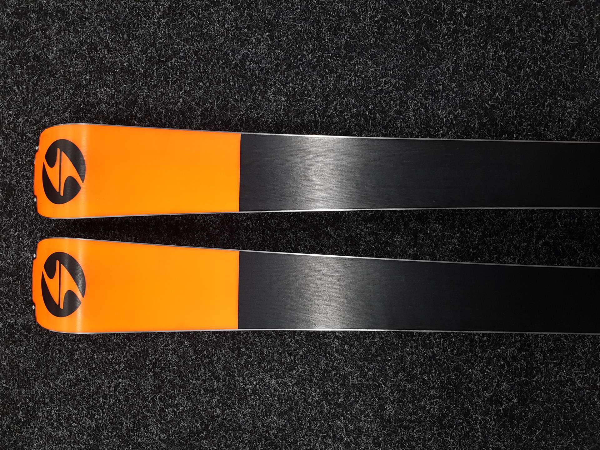 Použité lyže BLIZZARD Thunderbird R 15 + viazanie MarkerTPX 12