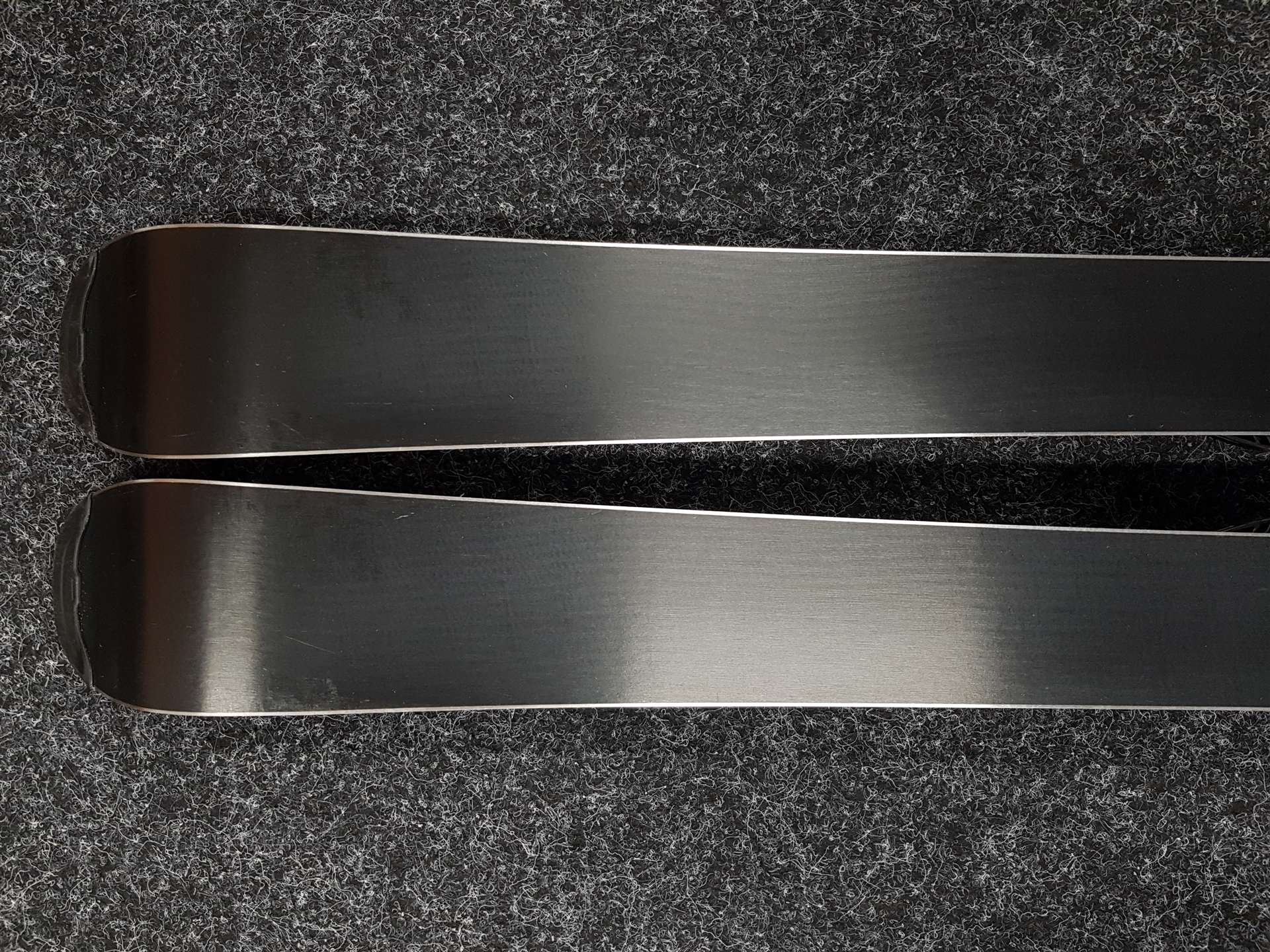 Esquís infantiles usados SALOMON QST Lux JR + fijaciones Salomon 5