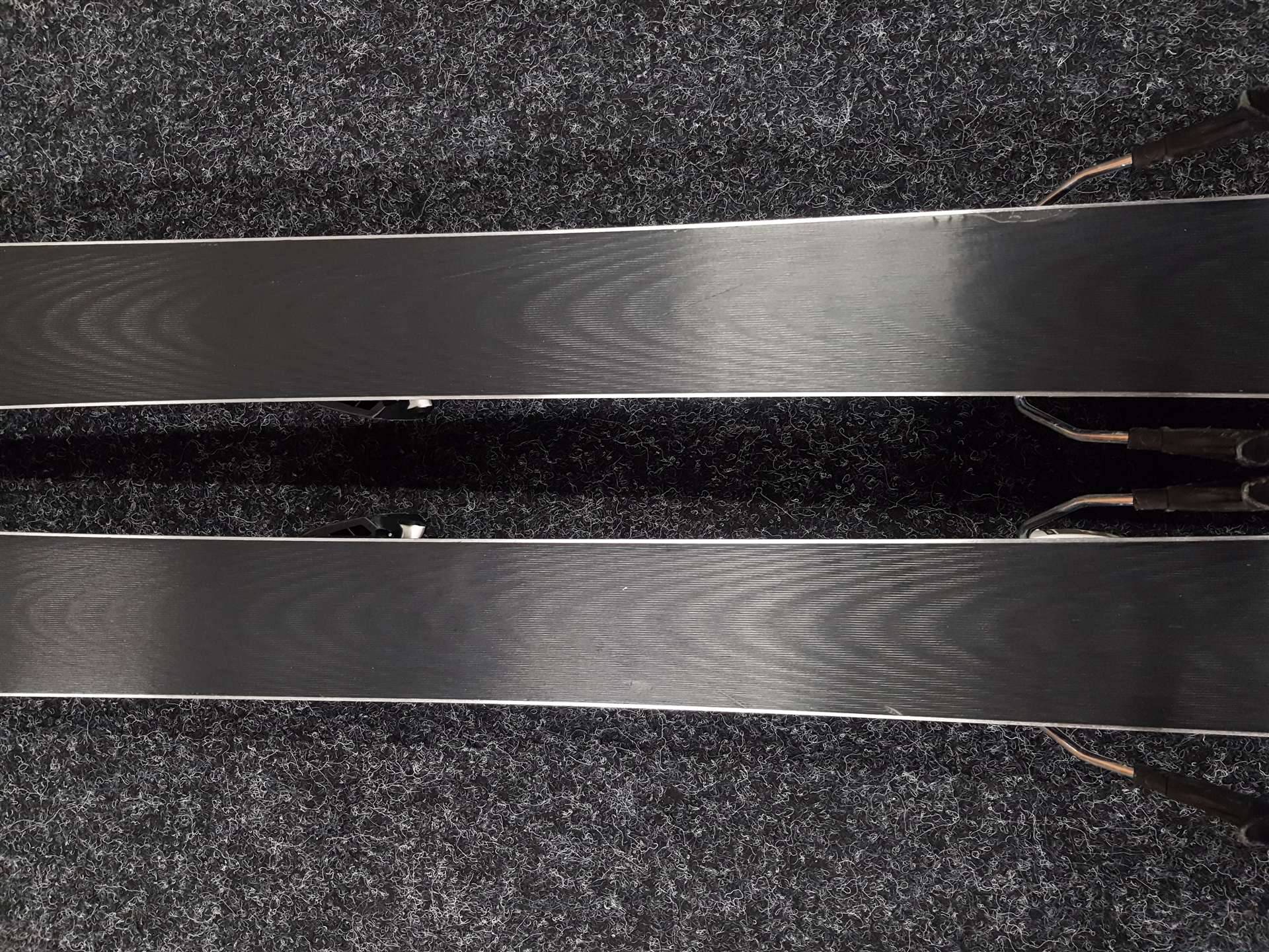 Použité lyže ATOMIC Redster X2 + viazanie Atomic 5.5