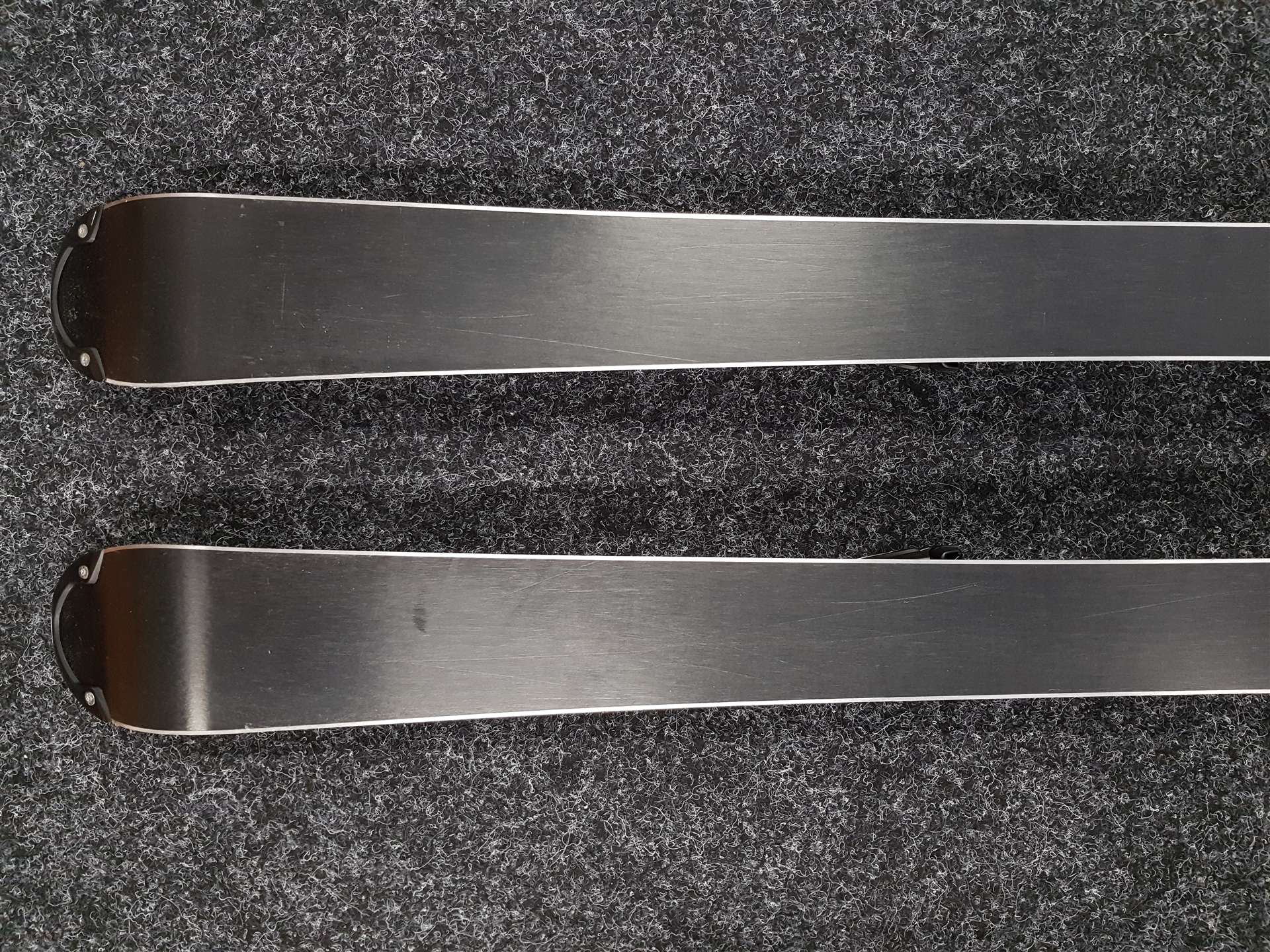 Skis enfant d'occasion VOLKL Racetiger junior + fixations Marker 4.5