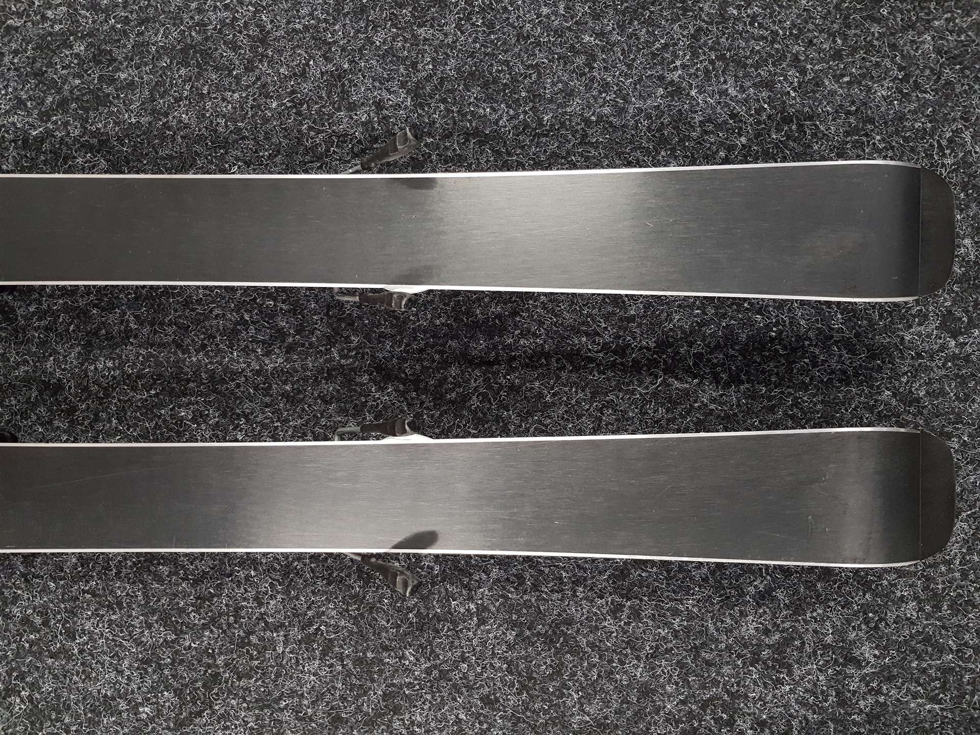 Skis enfant d'occasion VOLKL Racetiger junior + fixations Marker 4.5