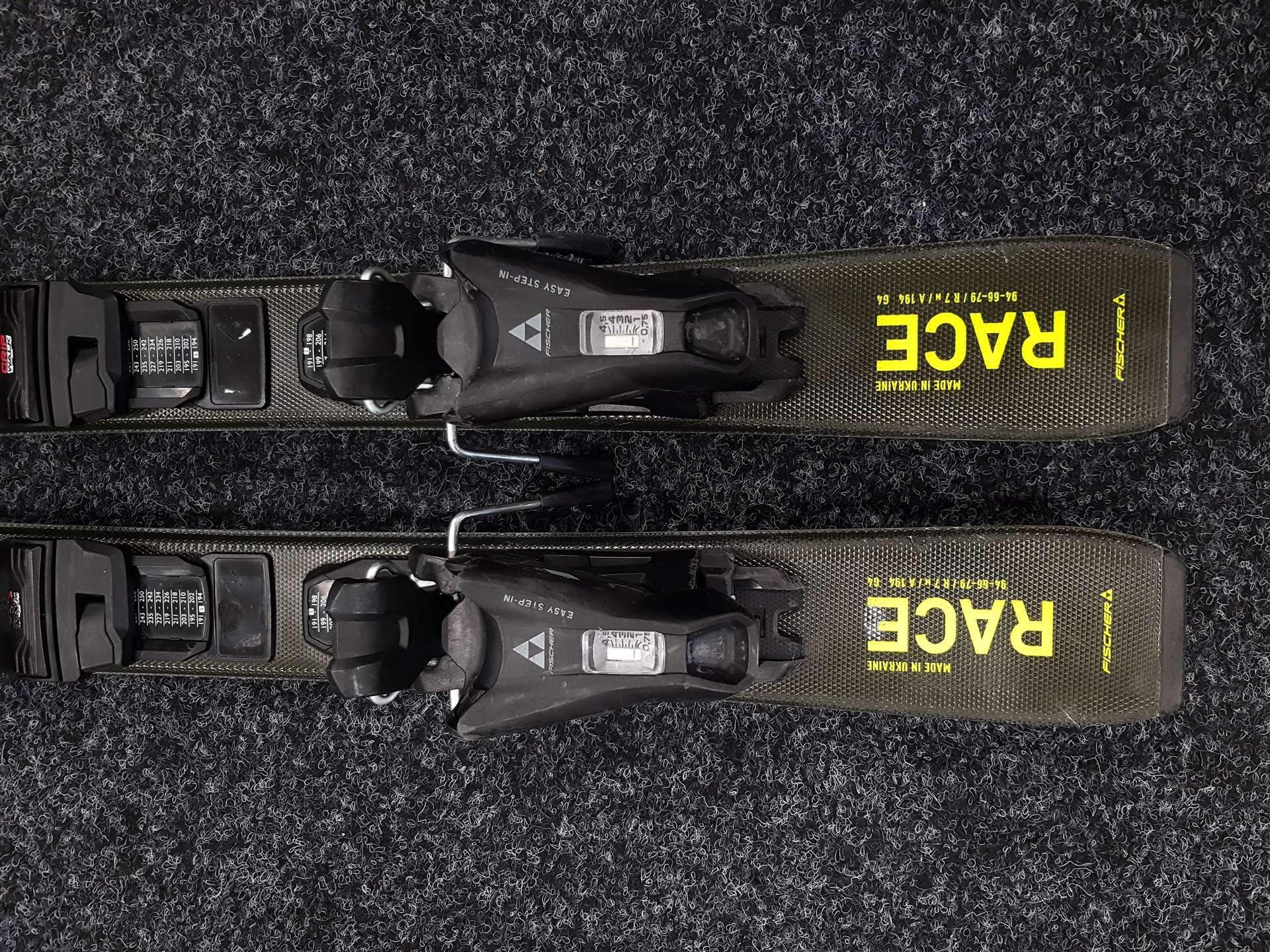 Použité detské lyže FISCHER Race + viazanie Fischer FS4