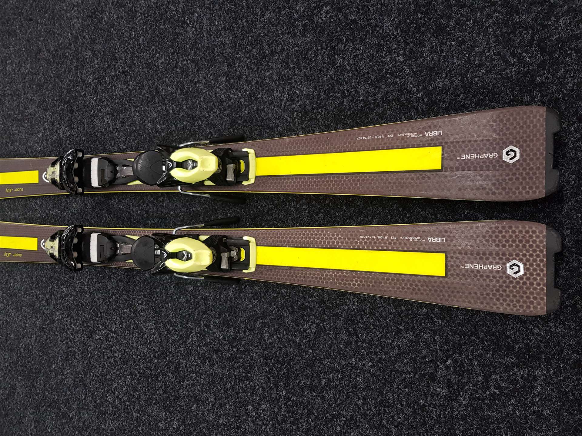Použité lyže HEAD Super Joy + vázání Head Joy 11