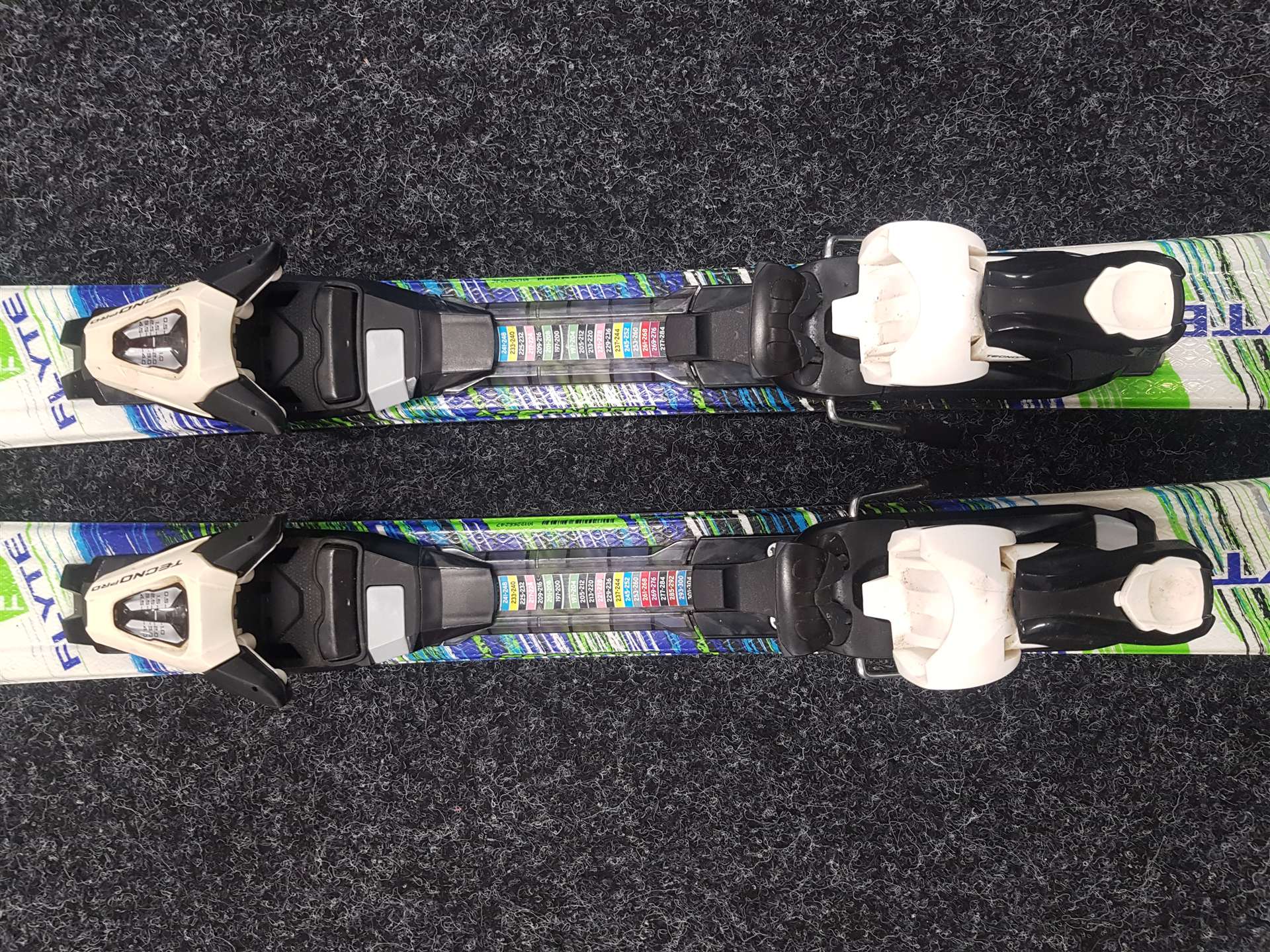 Použité detské lyže TECNOPRO Flyte + viazanie Tecnopro TC 4.5