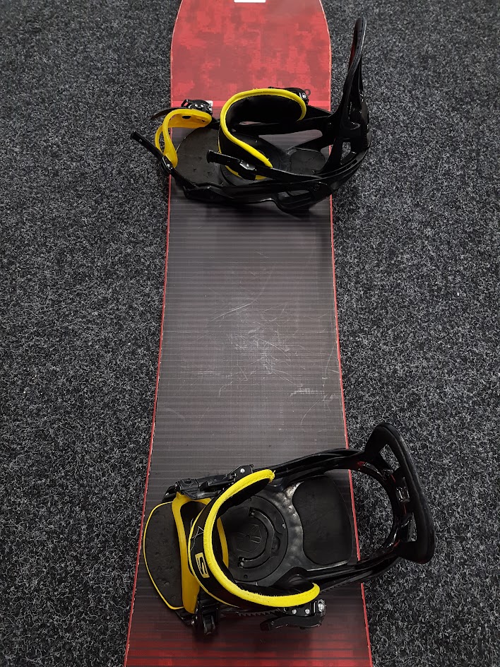 Použitý snowboard Elan Explore Plus R + vázání Salomon velikost L
