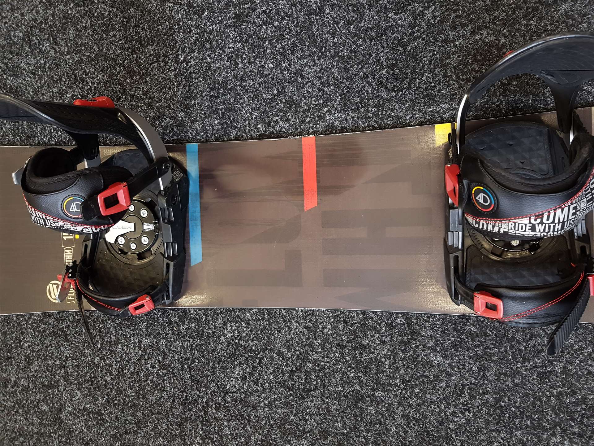 Snowboard usato FLOW Rhythm + attacchi Head taglia M
