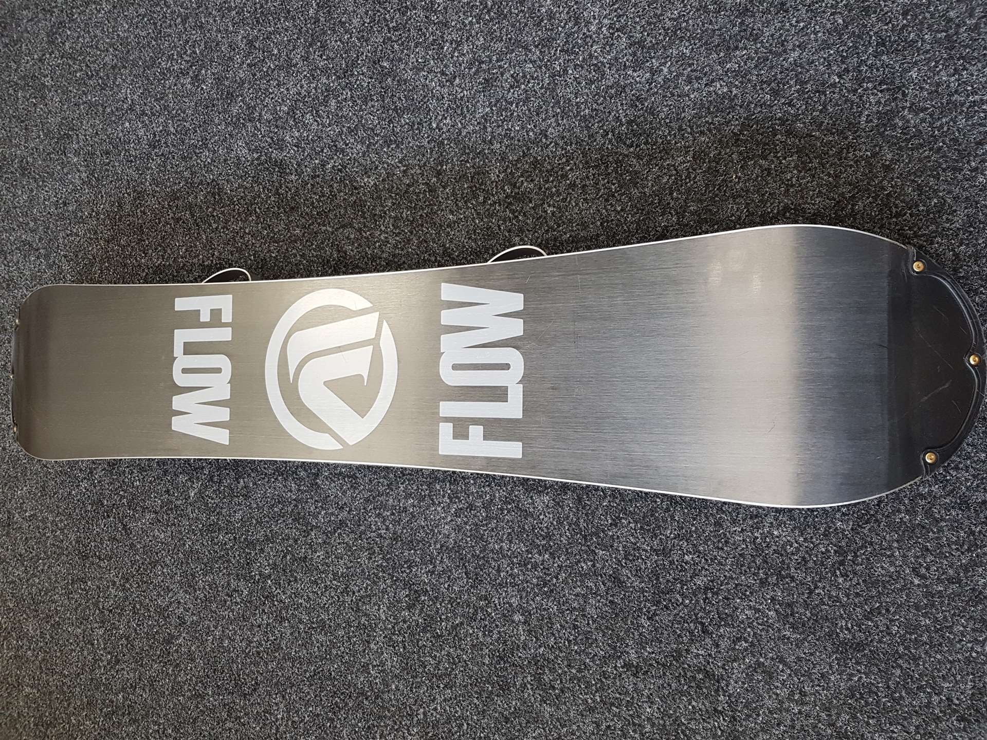 Snowboard usato FLOW Rhythm + attacchi Head taglia M