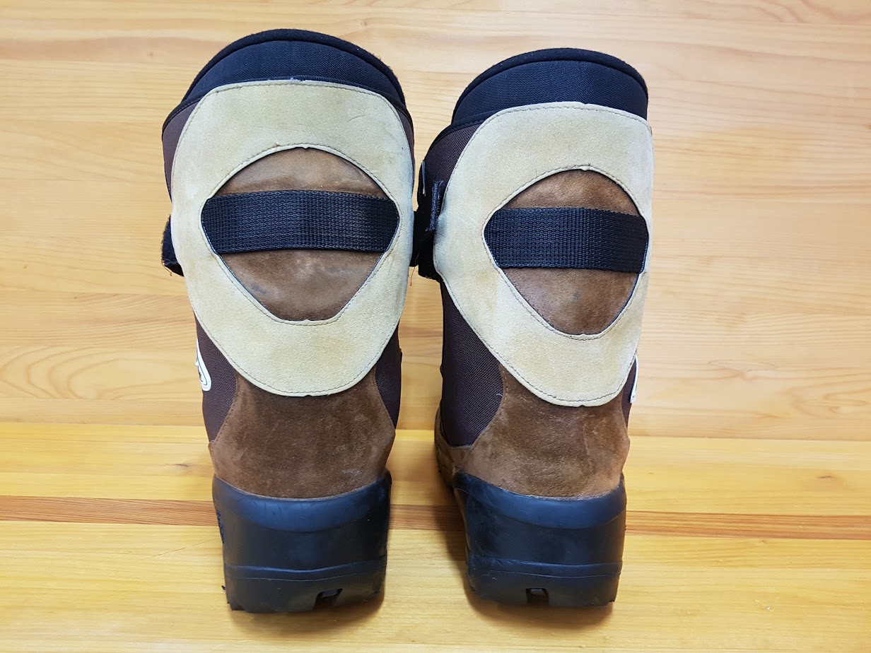 Bazárové snowboardové boty hnedé